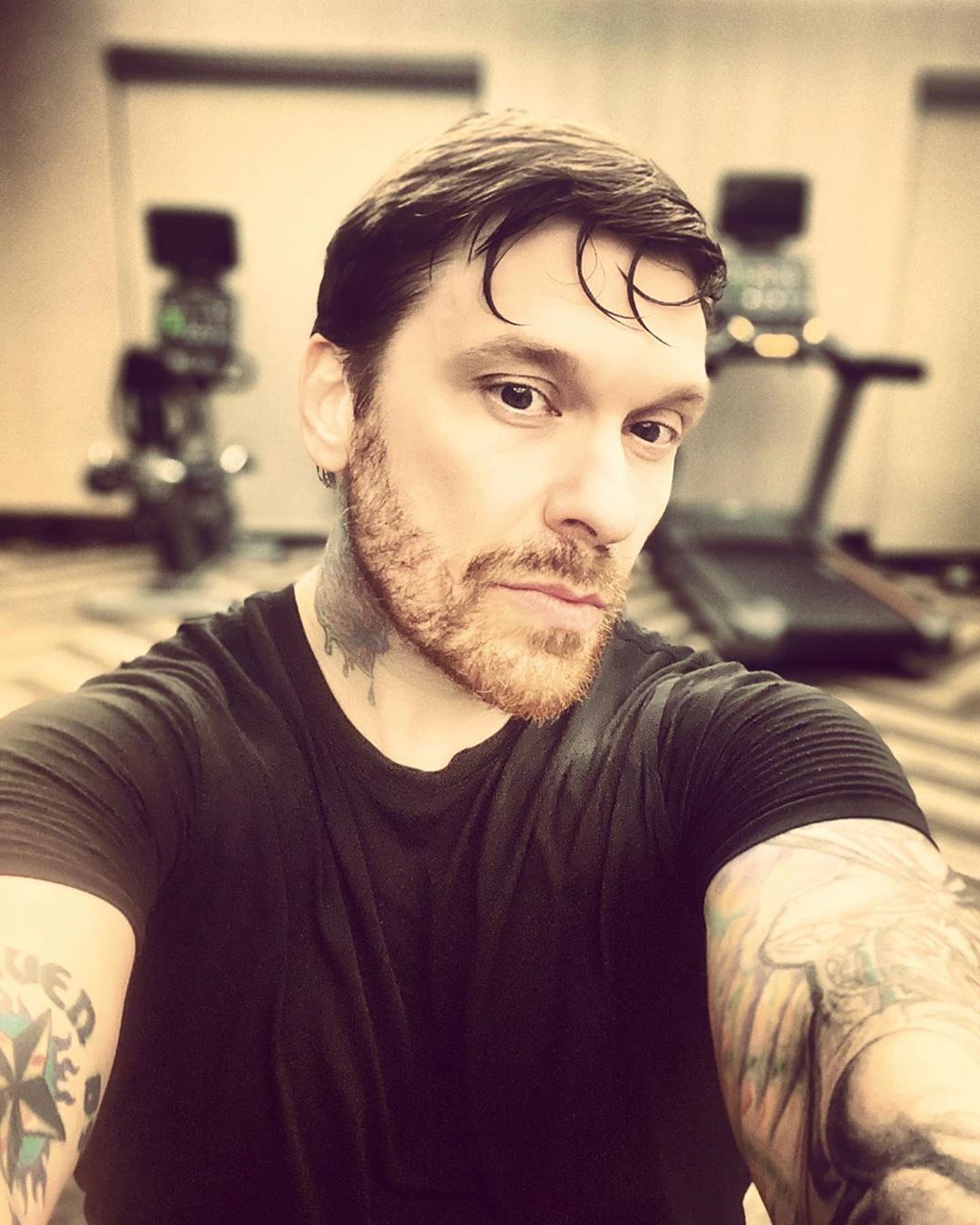 1080x1350 Brent Smith Wallpaper