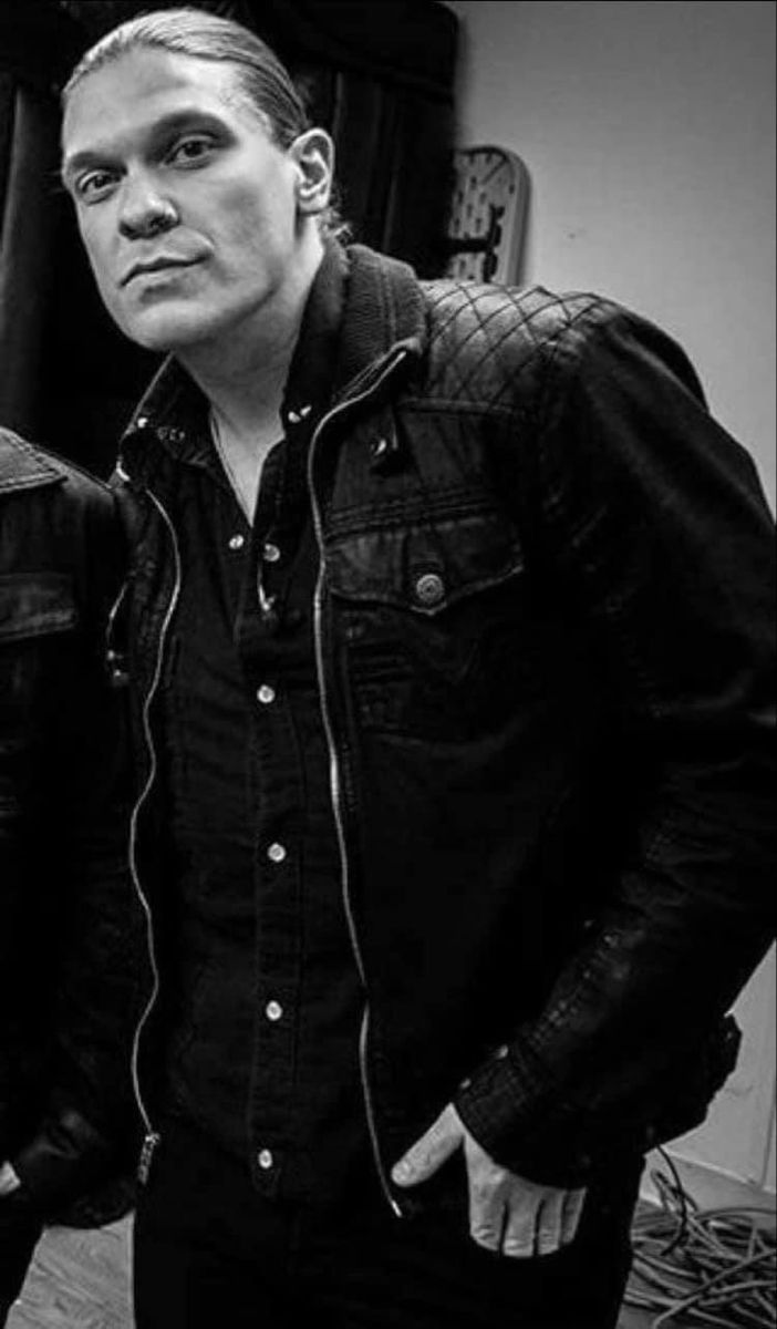 702x1200 Shinedown wallpaper iphone. Shinedown art, Brent smith 2000s, Brent smith shinedown