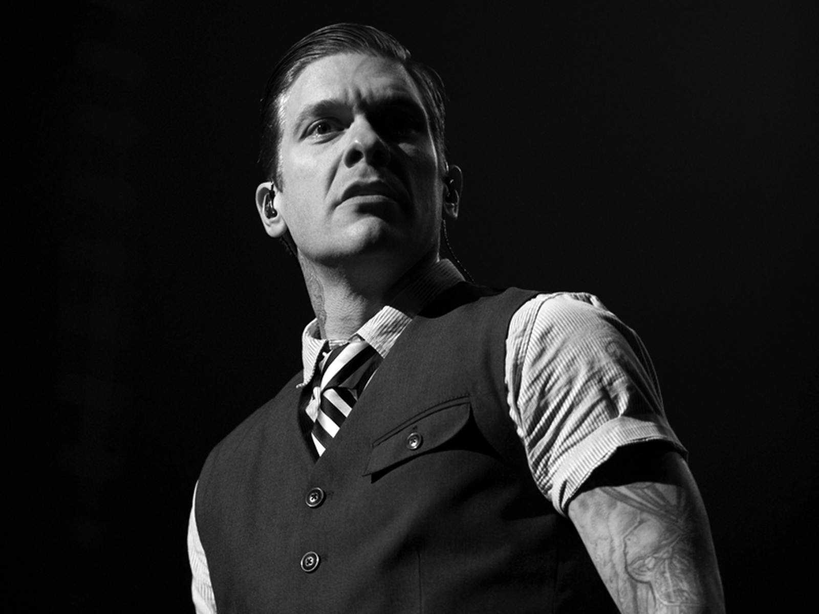 1600x1200 The Buddha's Path: Brent Smith