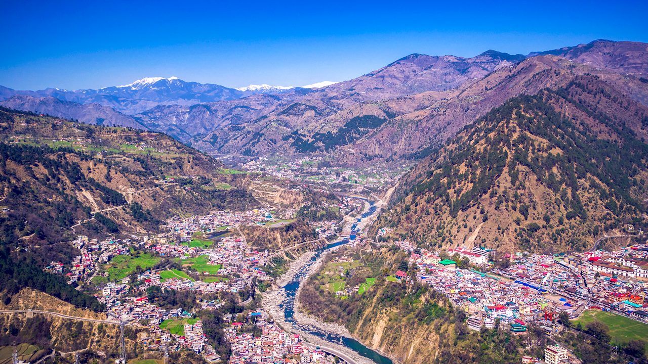 1280x720 Chamba Himachal Pradesh Scenic Mountain Retreat