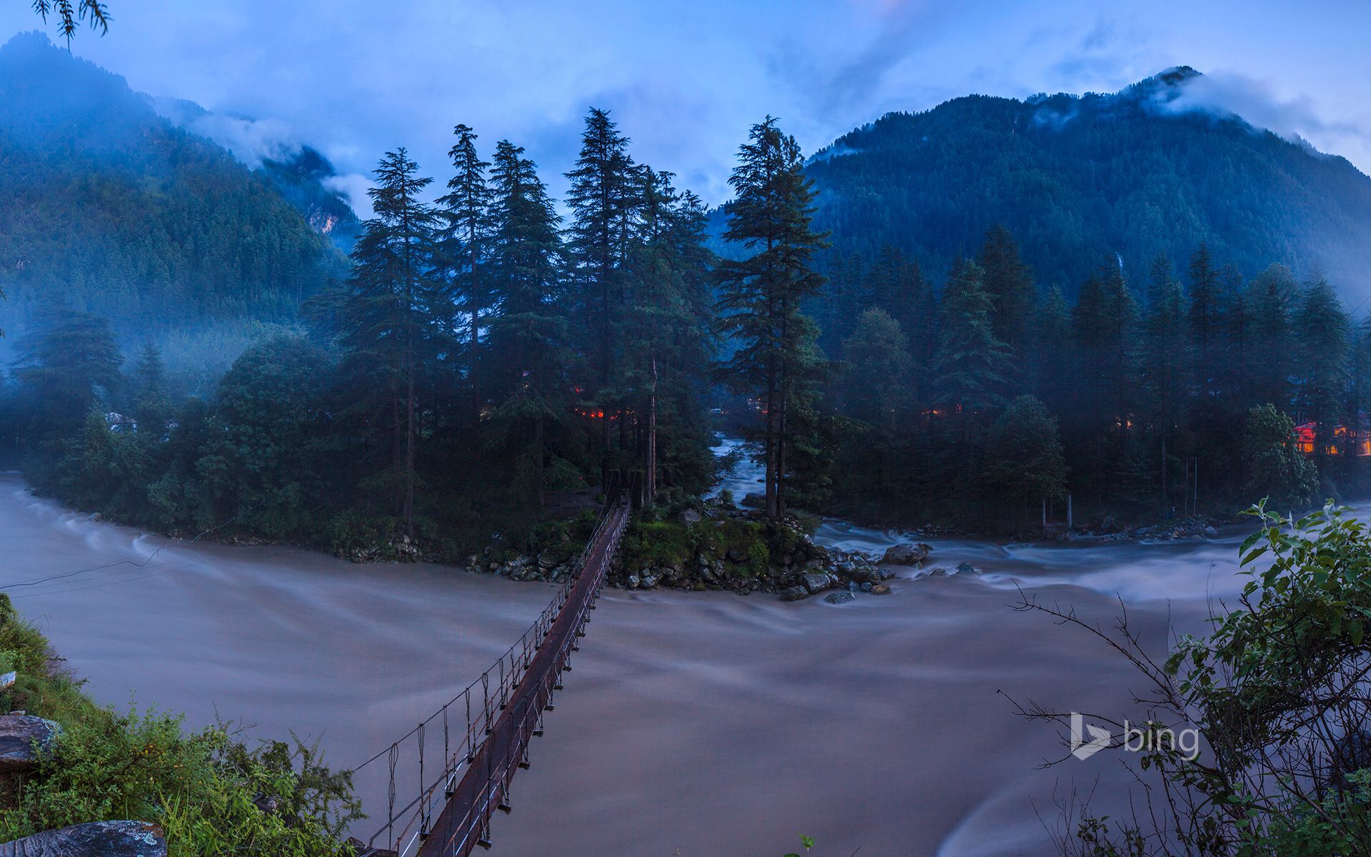 1920x1200 Parvati River in Kasol, Himachal Pradesh, India Wallpaper