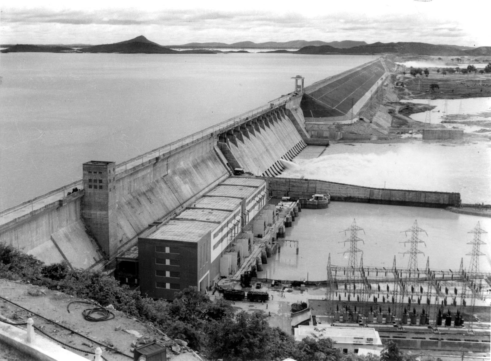 1600x1176 Hirakud Dam.in Image