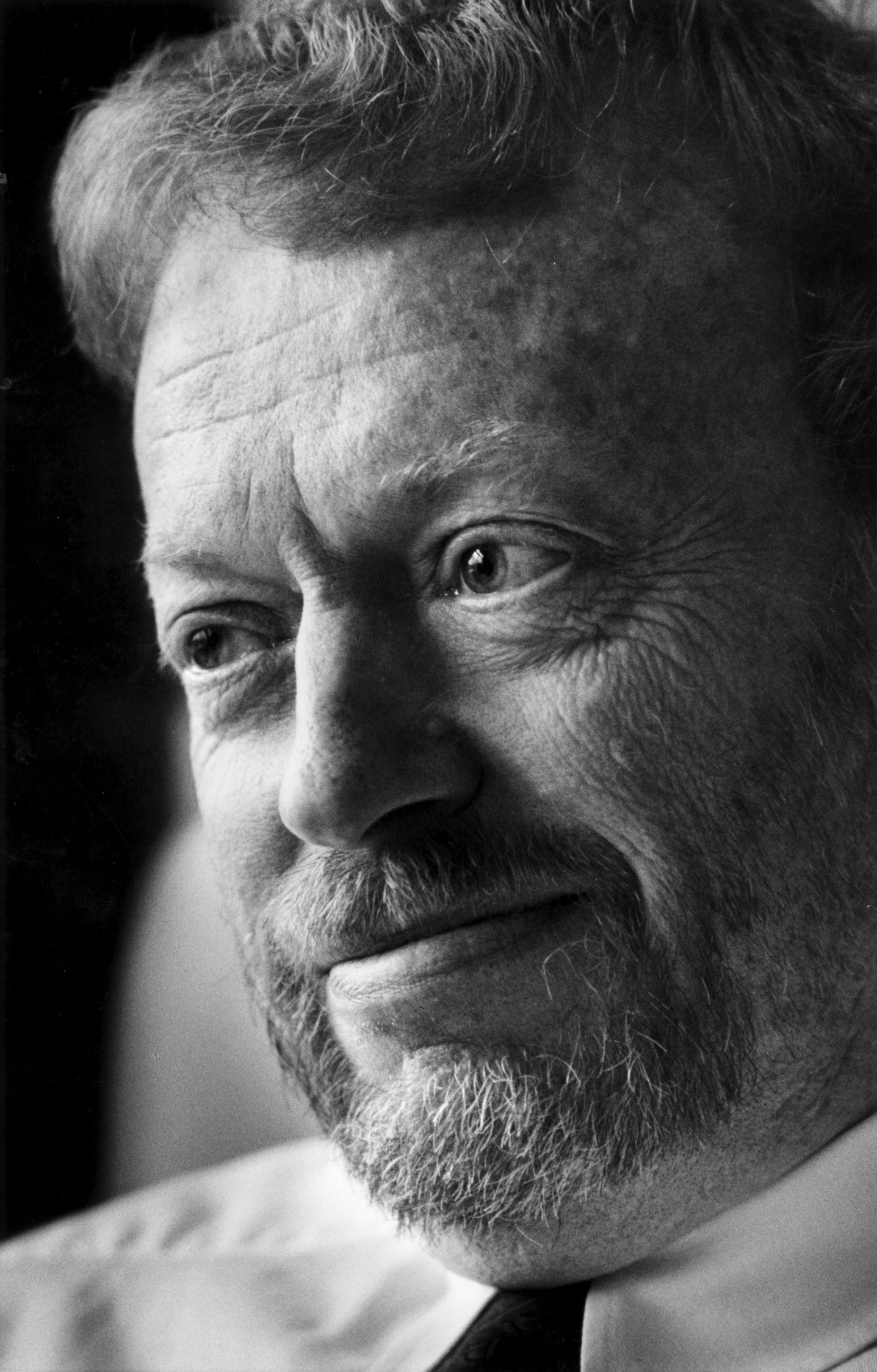 1437x2247 Phil Knight