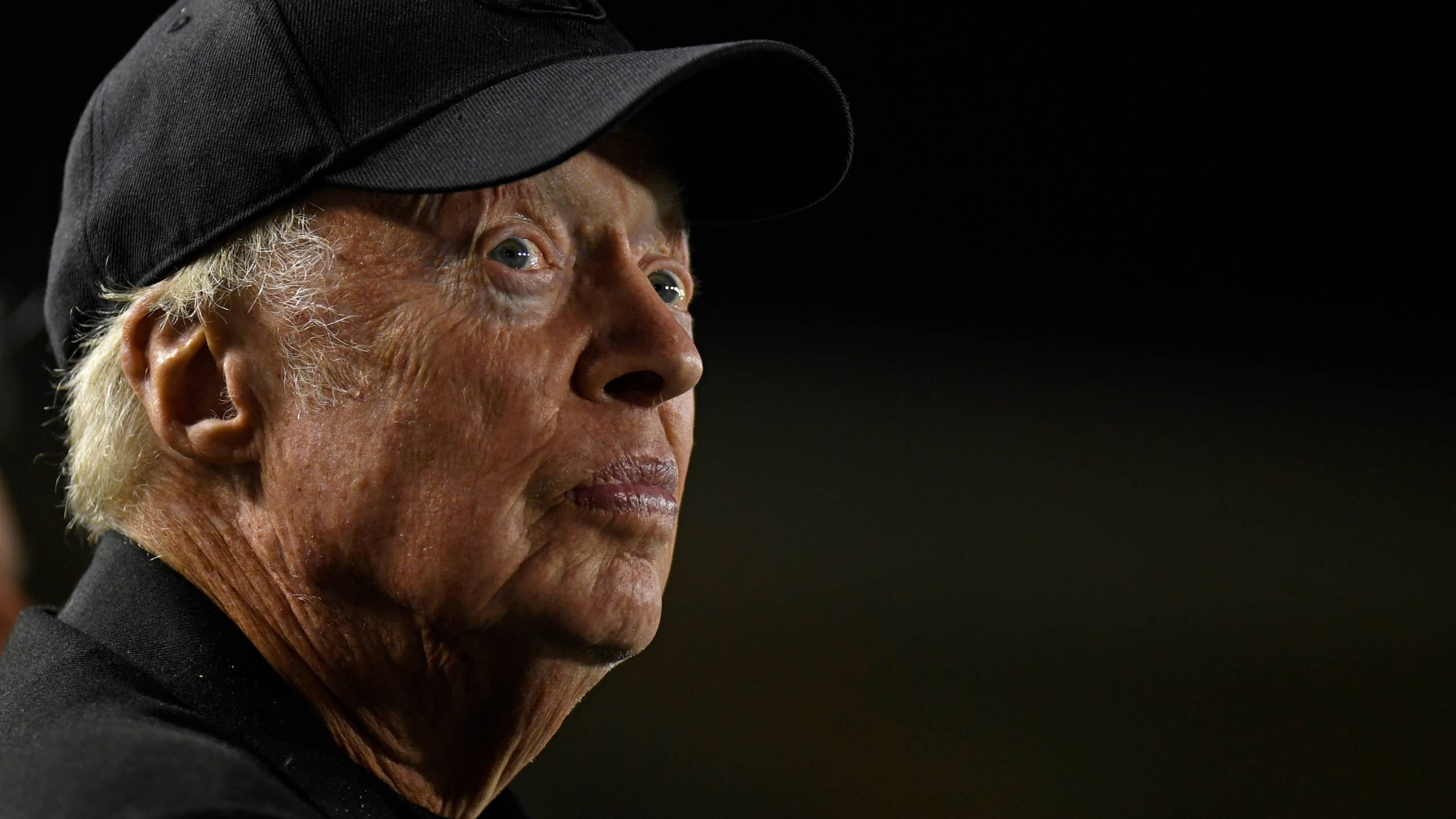 2560x1440 Nike Founder Phil Knight Announces Record Breaking Political Donation