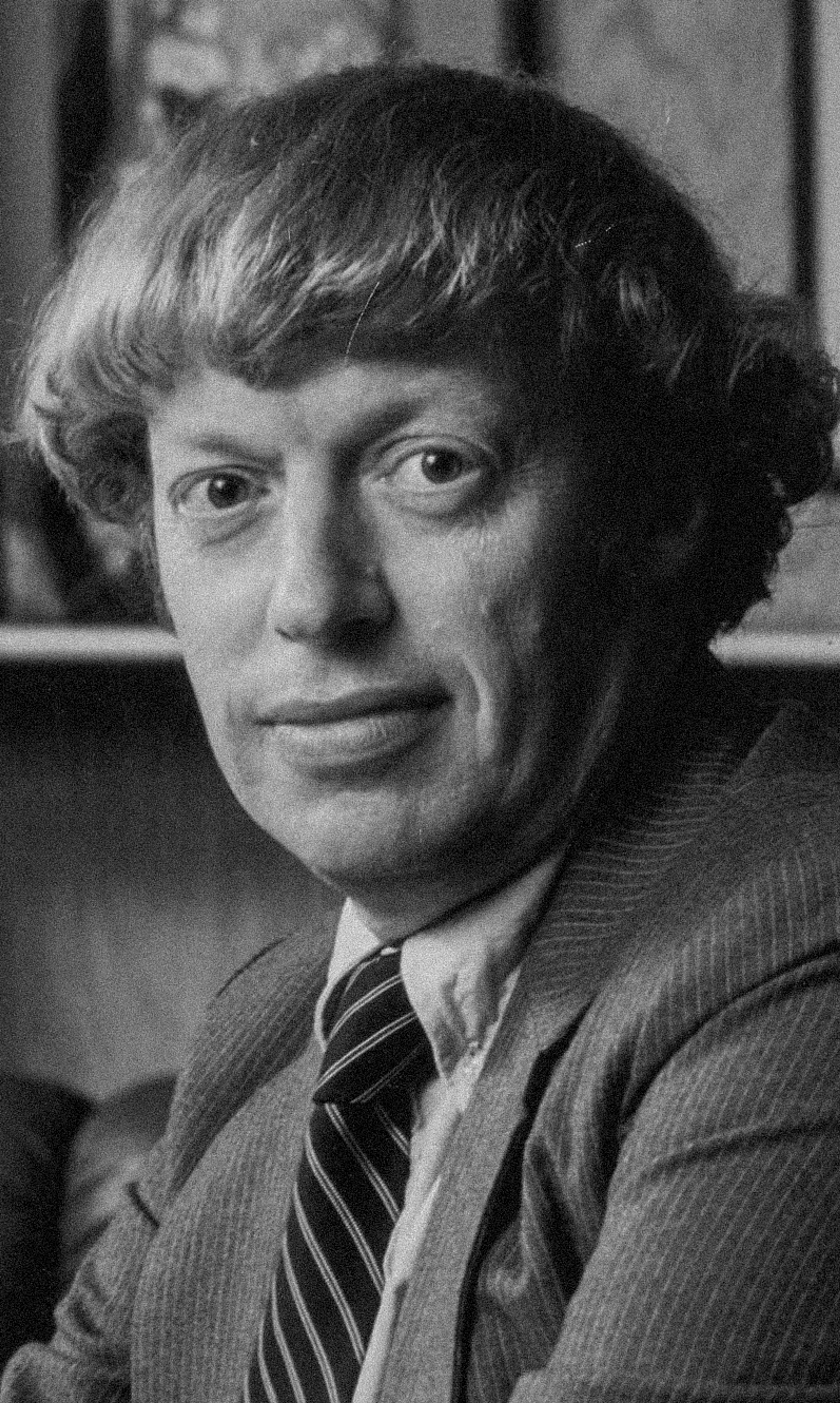 3840x6408 Phil Knight and Bill Bowerman: The Handshake That Started It All