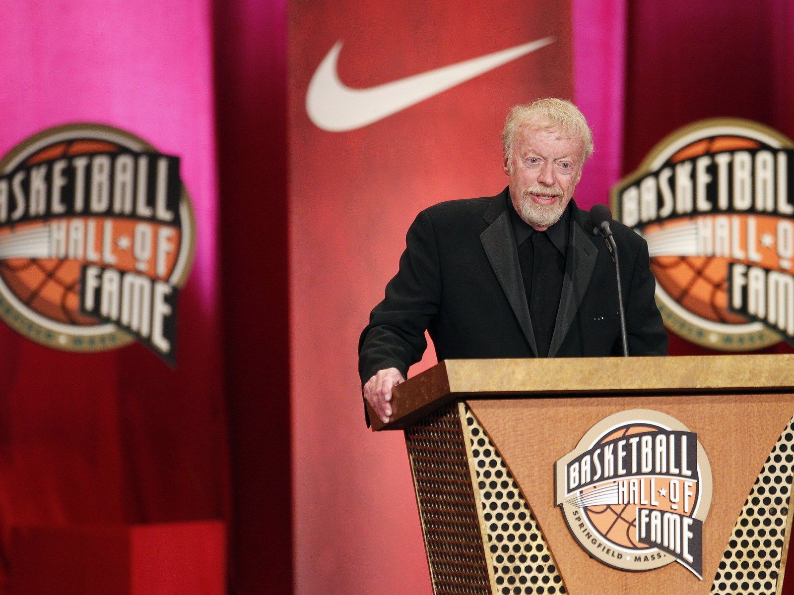 1600x1200 Phil Knight Net Worth: Nike Founder Is Richest Person In Portland, Oregon