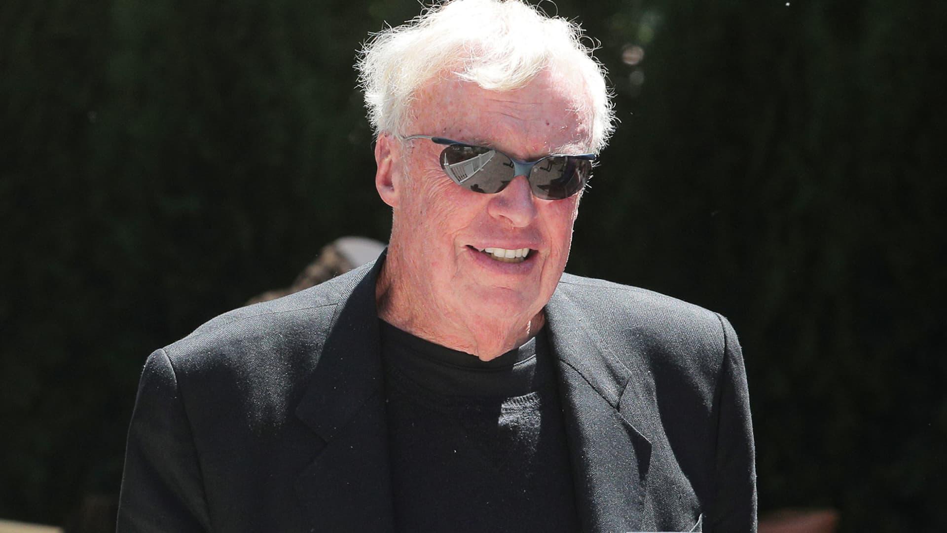 1920x1080 Nike Co Founder Phil Knight To Donate $1.1 Billion To Oregon Medical Center