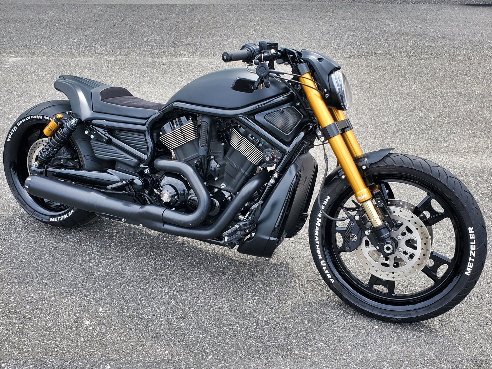 2048x1536 V ROD, Ohlins Suspensions