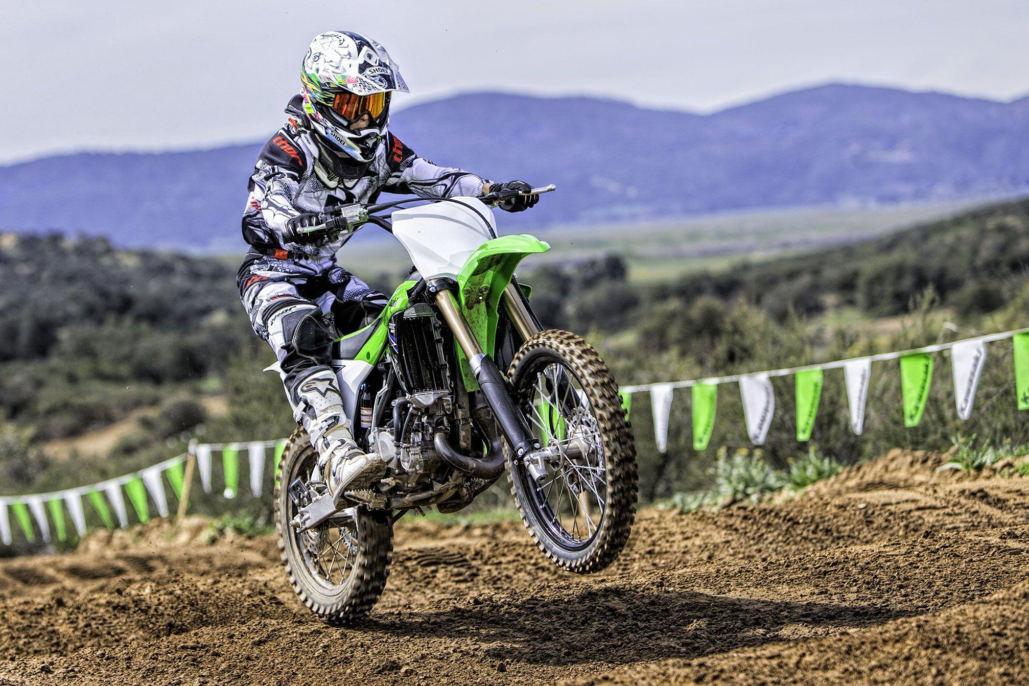 2014x1343 Kawasaki Motorcycle & Dirtbike Wallpaper