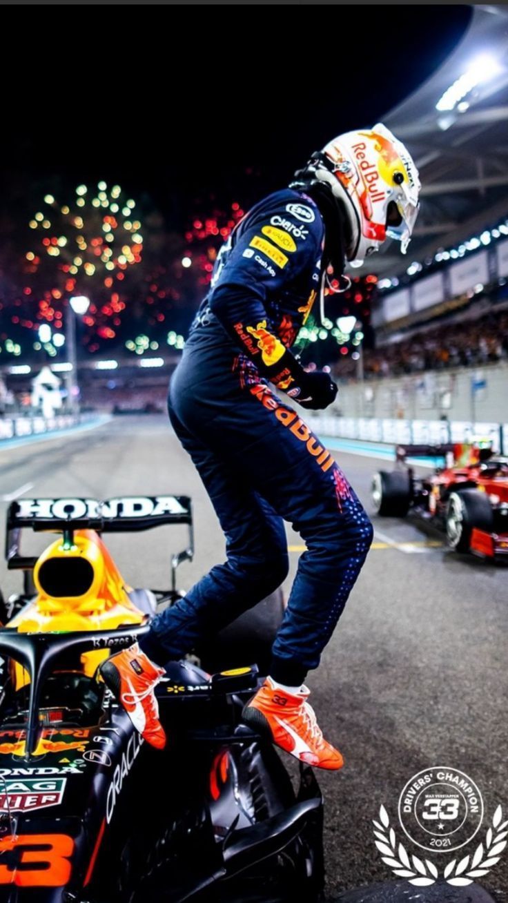 736x1308 MAX VERSTAPPEN 2021 WORLD CHAMPION WALLPAPER