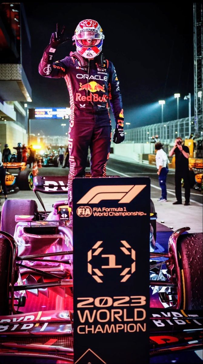 670x1200 Max Verstappen 3x World Champion