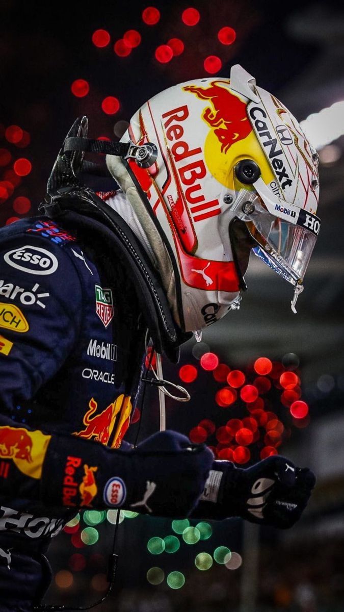 675x1200 Max Verstappen World Champion F1