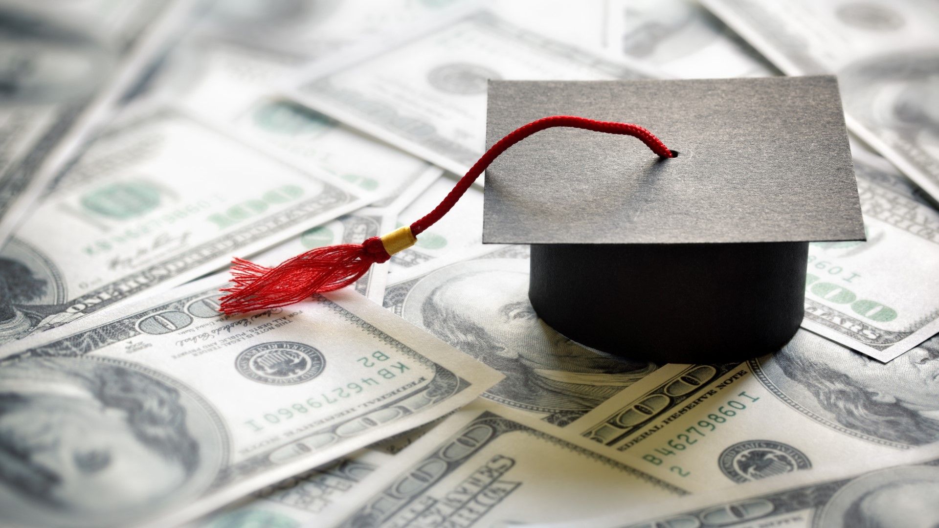 1920x1080 Smart Money: Personal Finance Tips for College Students