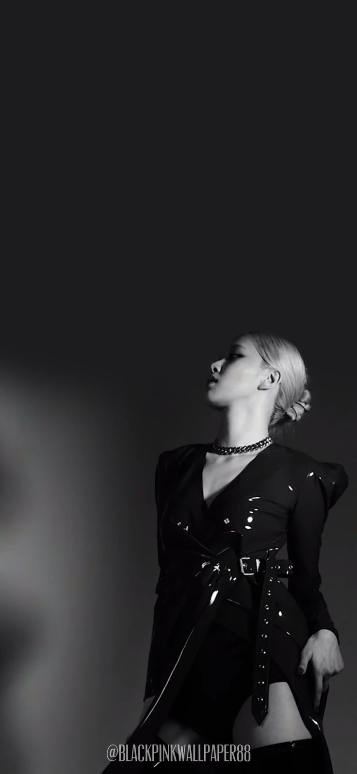 736x1594 BLACKPINK ROSÉ WALLPAPER