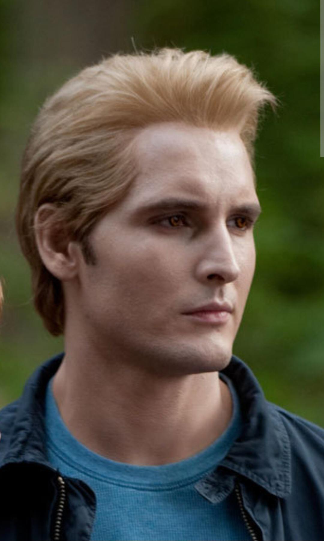 1080x1799 Carlisle Cullen: Eternal Youth and a Midlife Crisis