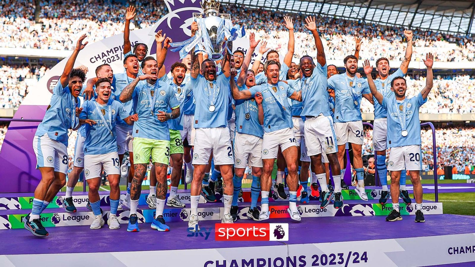 1600x900 Manchester City are Premier League Champions and lift the trophy!