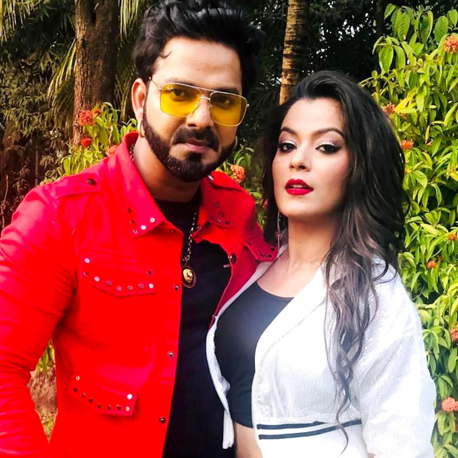1600x1600 Pawan Singh के एक गाने ने Nidhi jha को बनाया स्टार! अब शादीशुदा और एक बेटी के पिता के इश्क में हैं एक्ट्रेस birthday nidhi jha interesting facts and affair