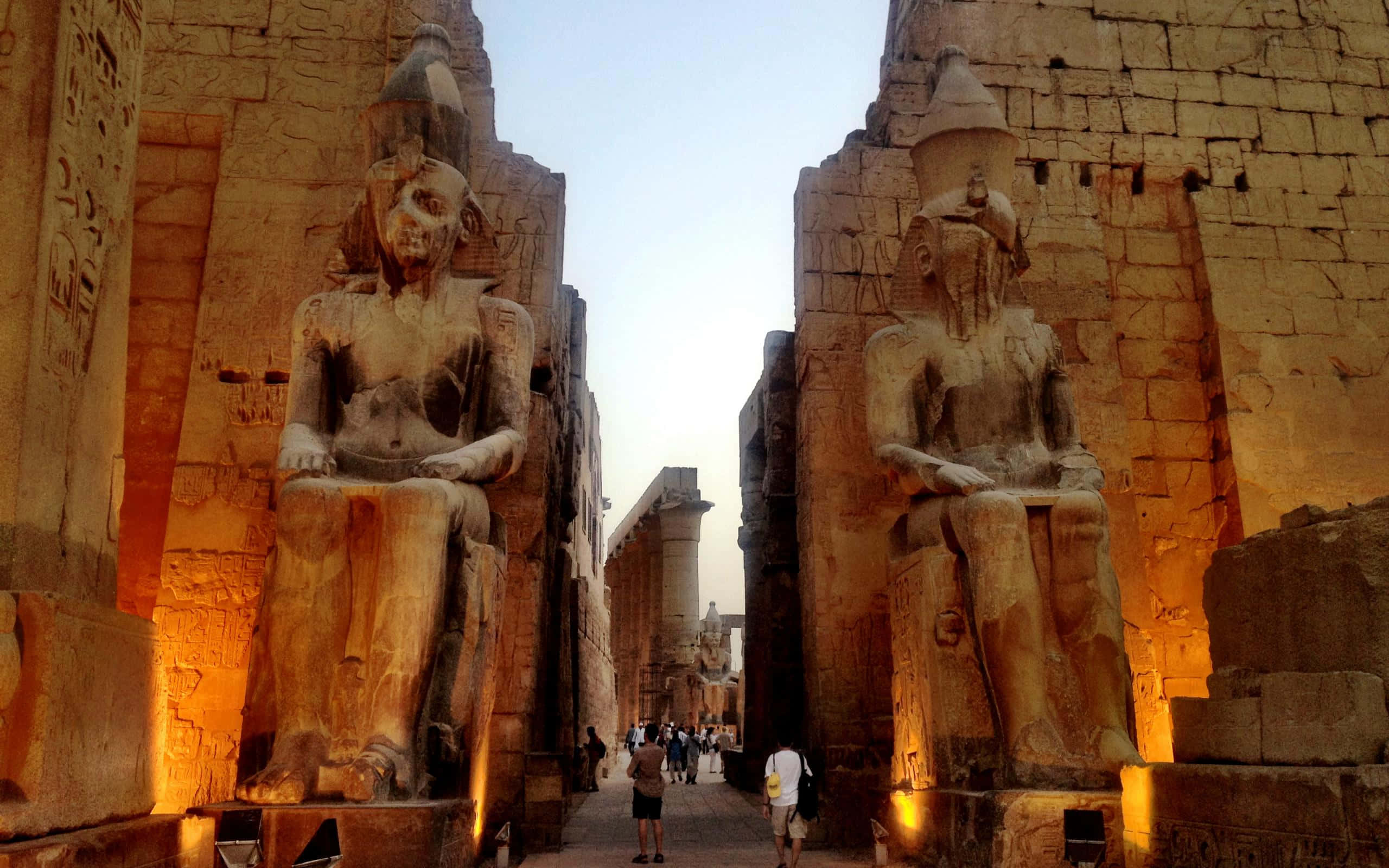 2560x1600 Download Temple In City Of Luxor Wallpaper