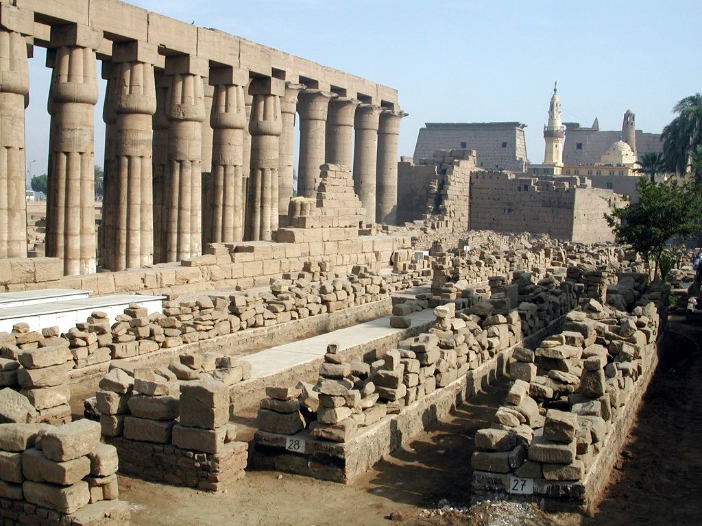 1024x768 Luxor Temple