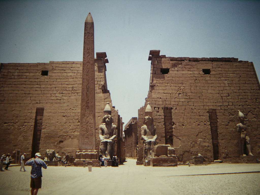 1024x768 Luxor Temple Pylon of Rameses II and Obelisk