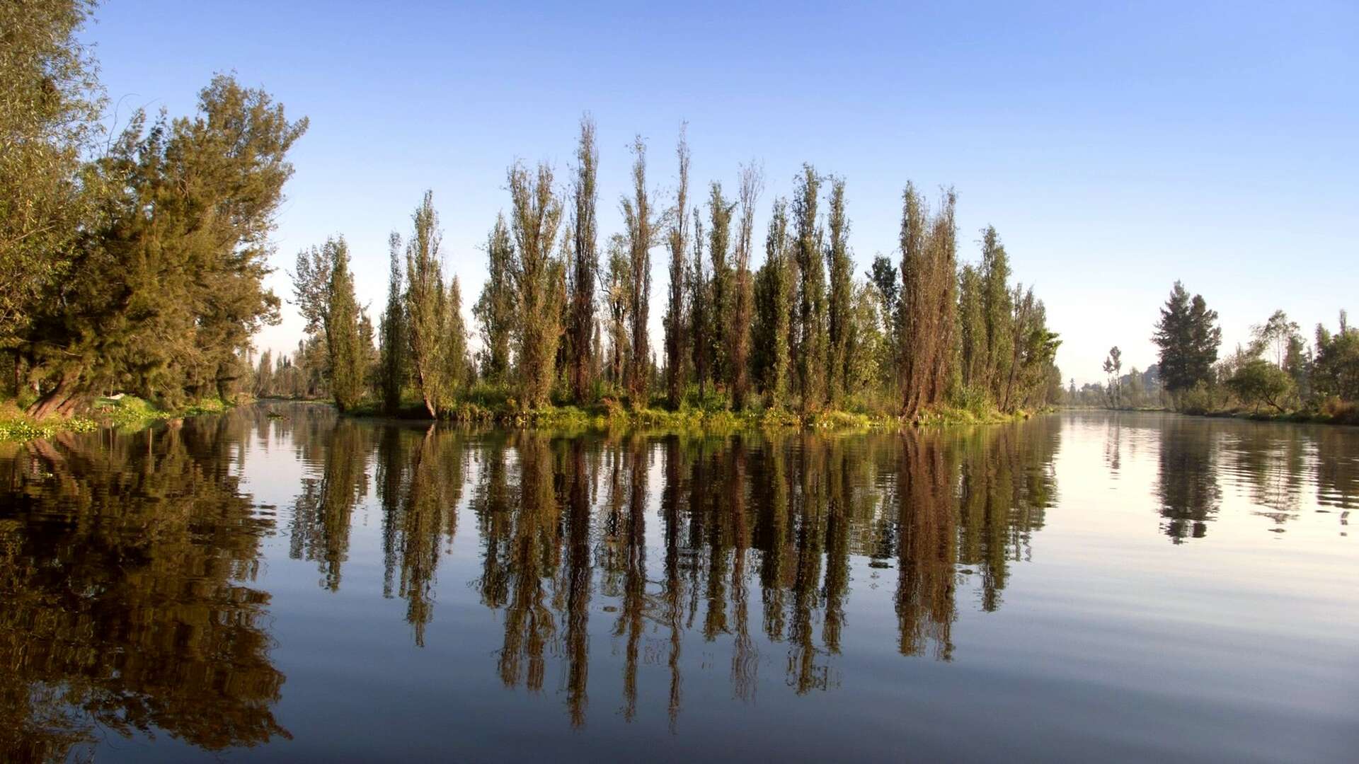 1920x1080 The stunning ancient canals of Mexico City's Xochimilco