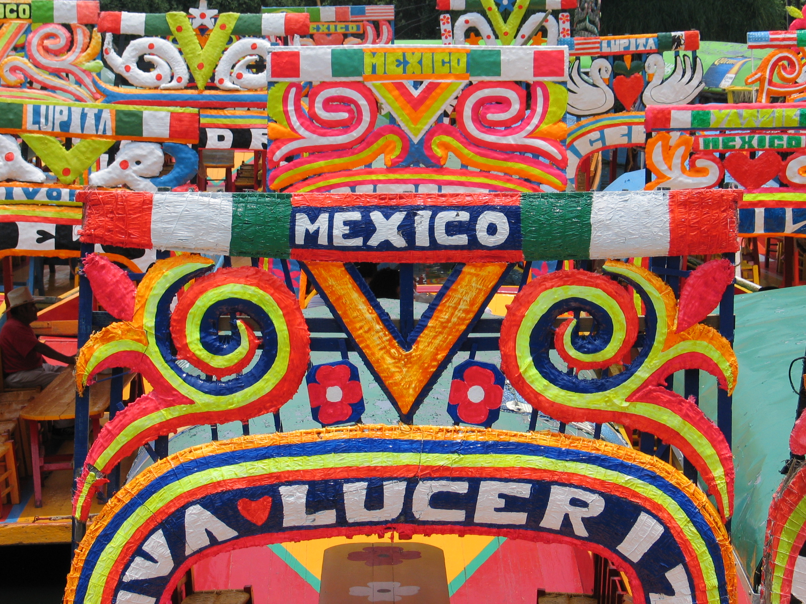 1600x1200 Xochimilco colorful