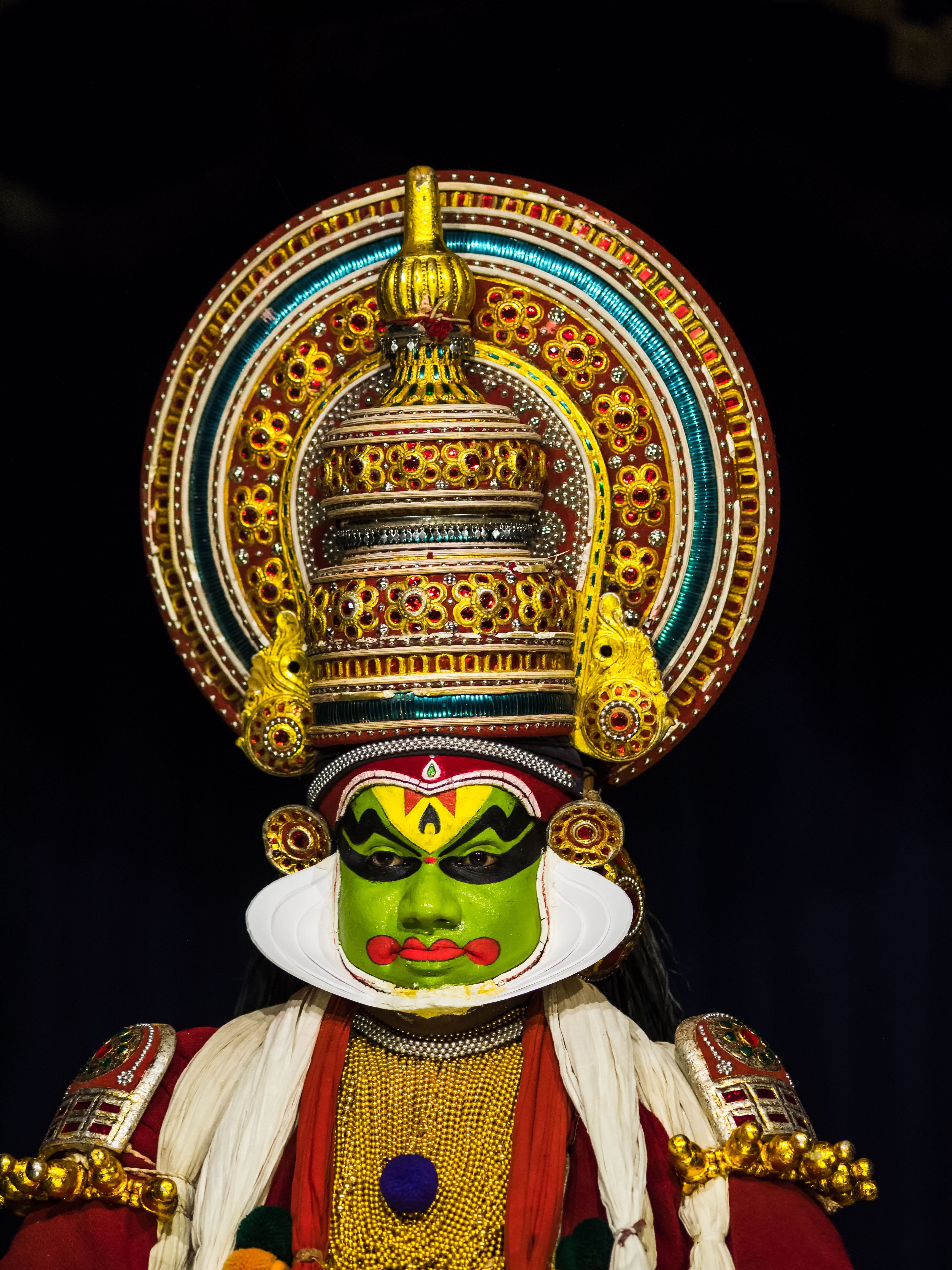 3456x4608 Kathakali dance and masks (article)