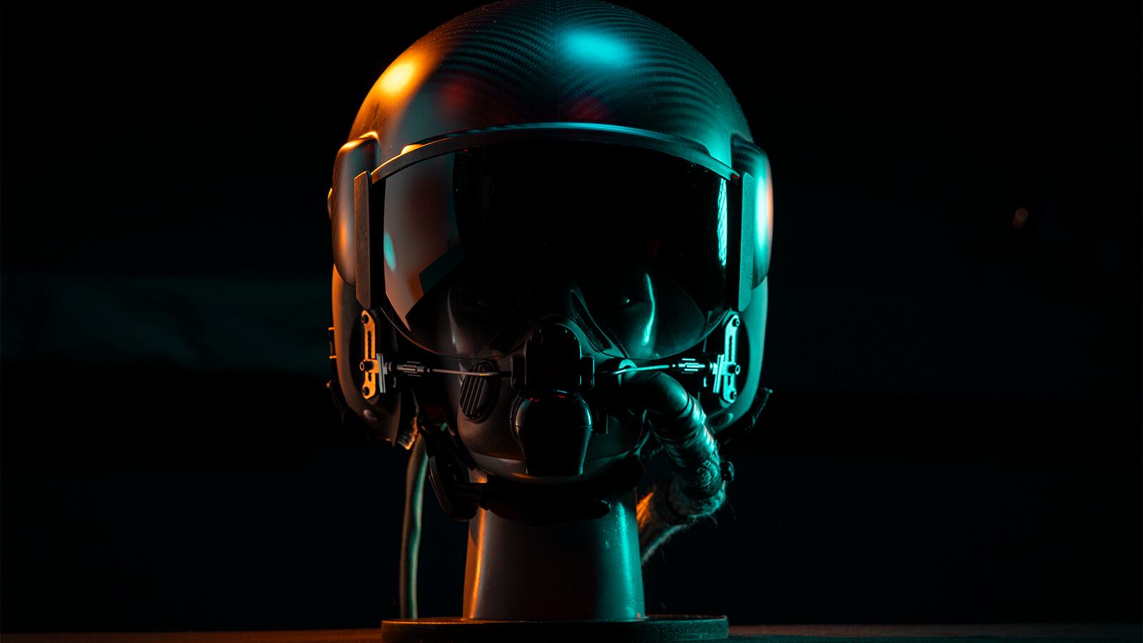 1600x900 As fighter pilots prepare to command drone wingmen, BAE bets on new helmet tech