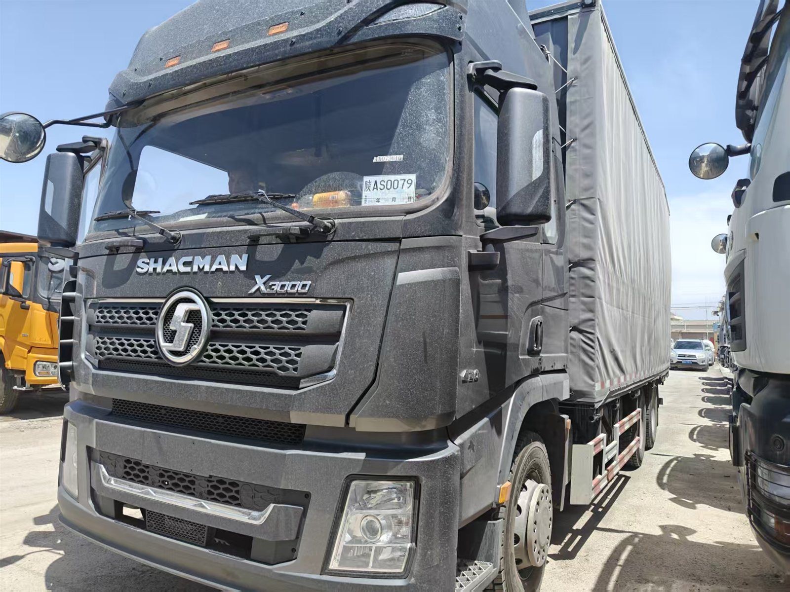 1600x1200 SHACMAN X3000 Cargo Truck Tajikistan. Curtain Side Guide