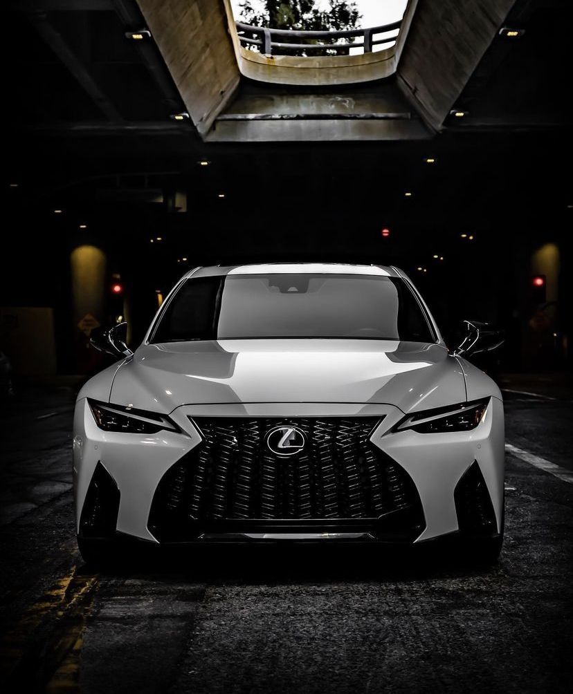 828x1004 Lexus IS350 F Sport