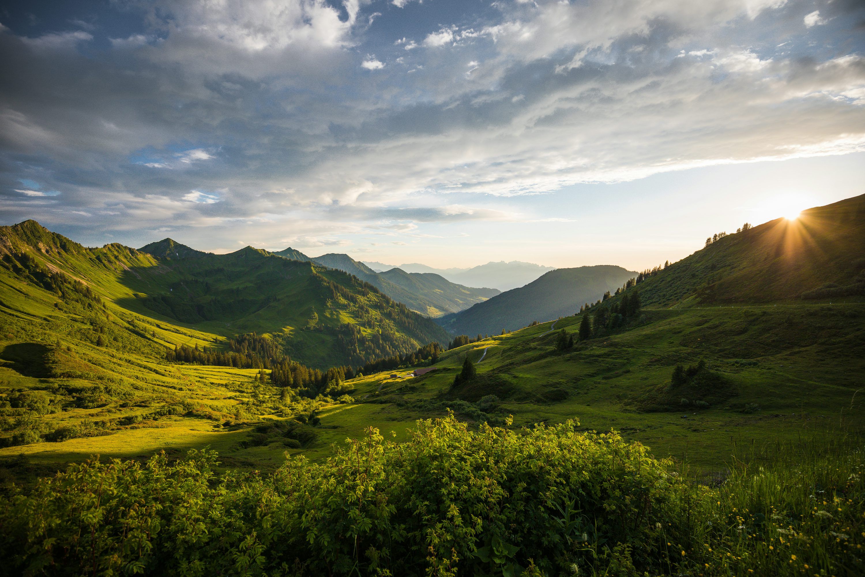 3000x2000 Sunny Mountain Picture. Download Free Image