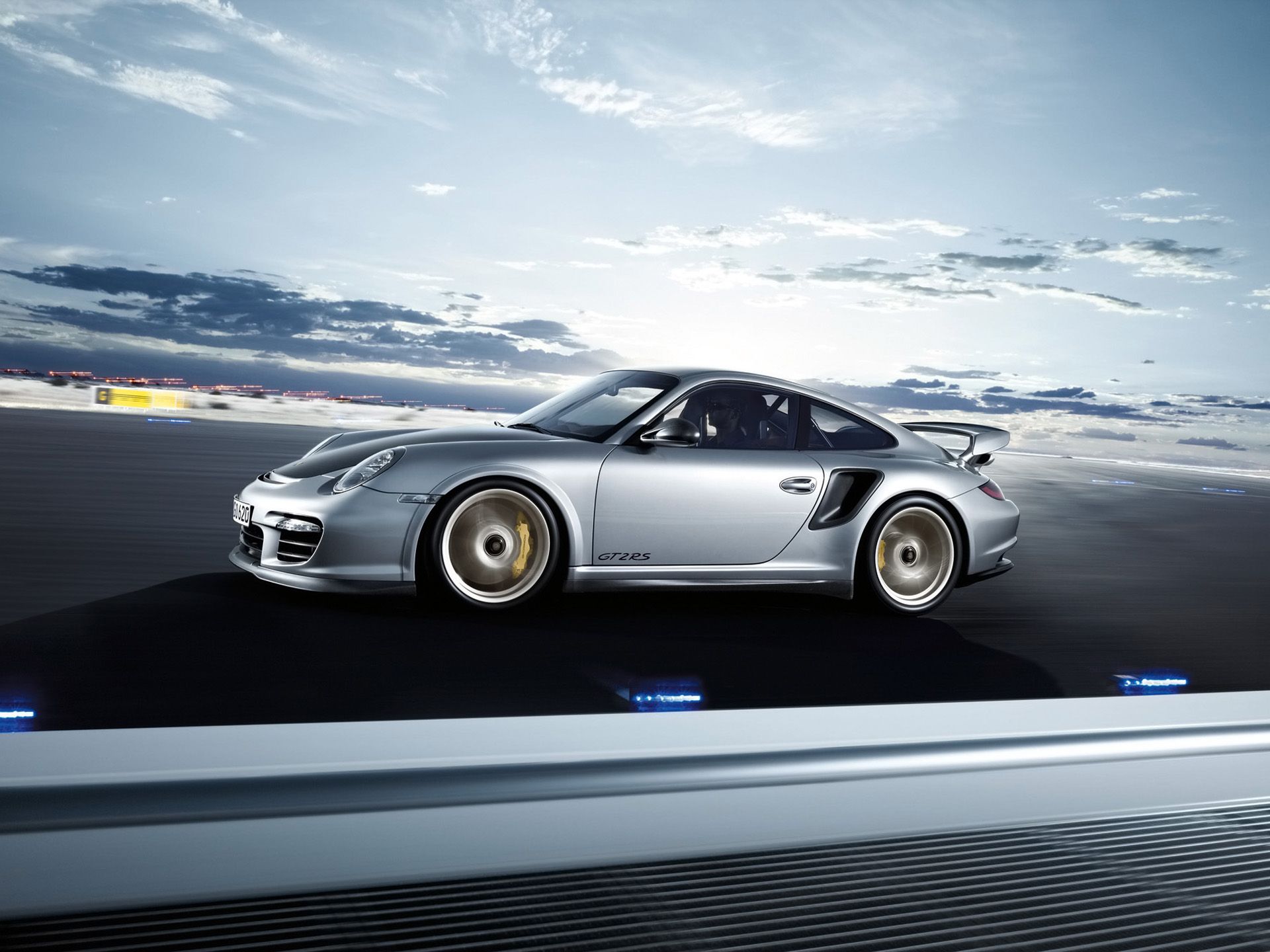 1920x1440 Porsche 911 GT2 RS Wallpaper