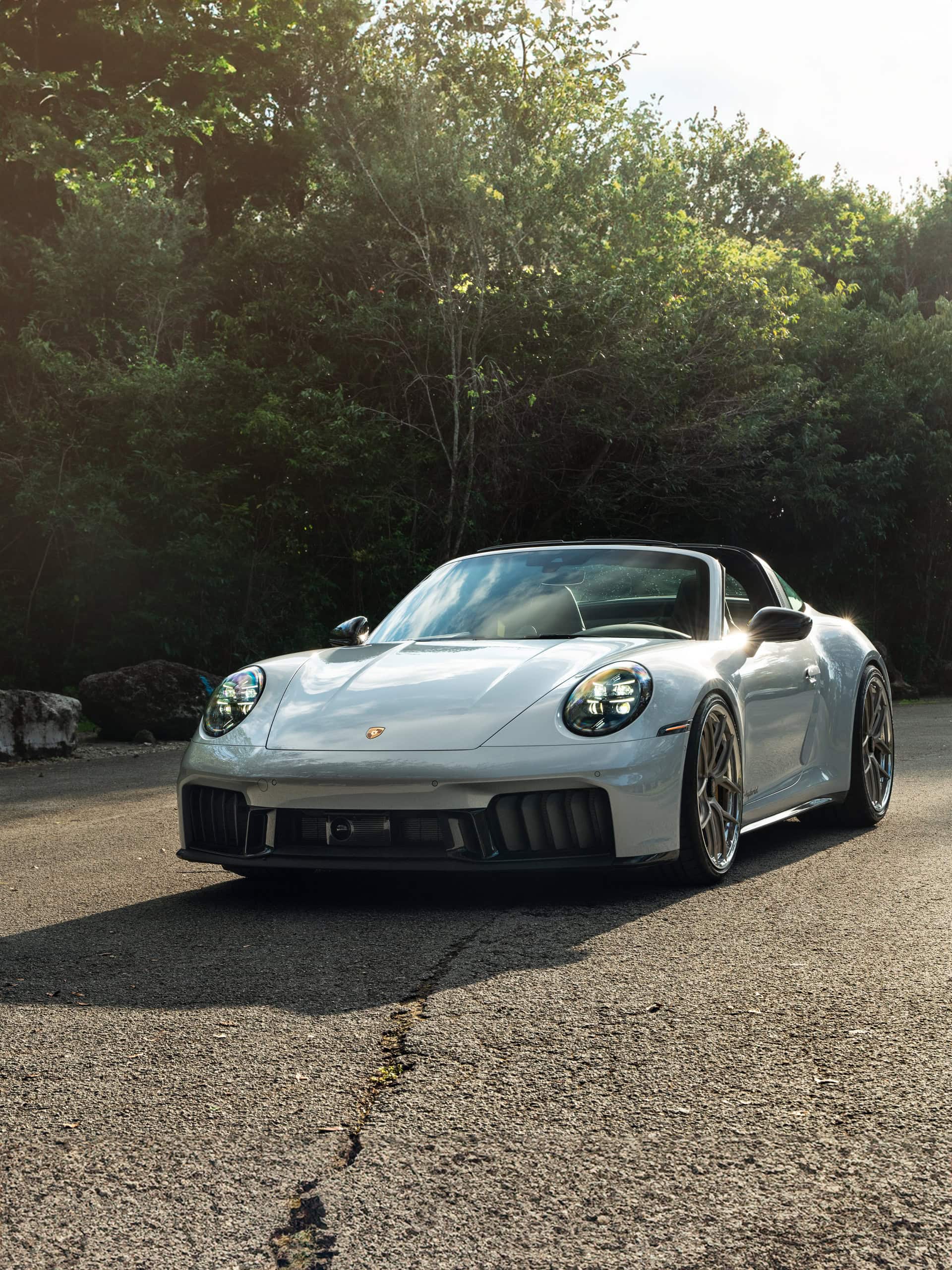 1920x2560 Porsche 992.2 GTS. Ice Gray Metallic. on HRE S101SC. S