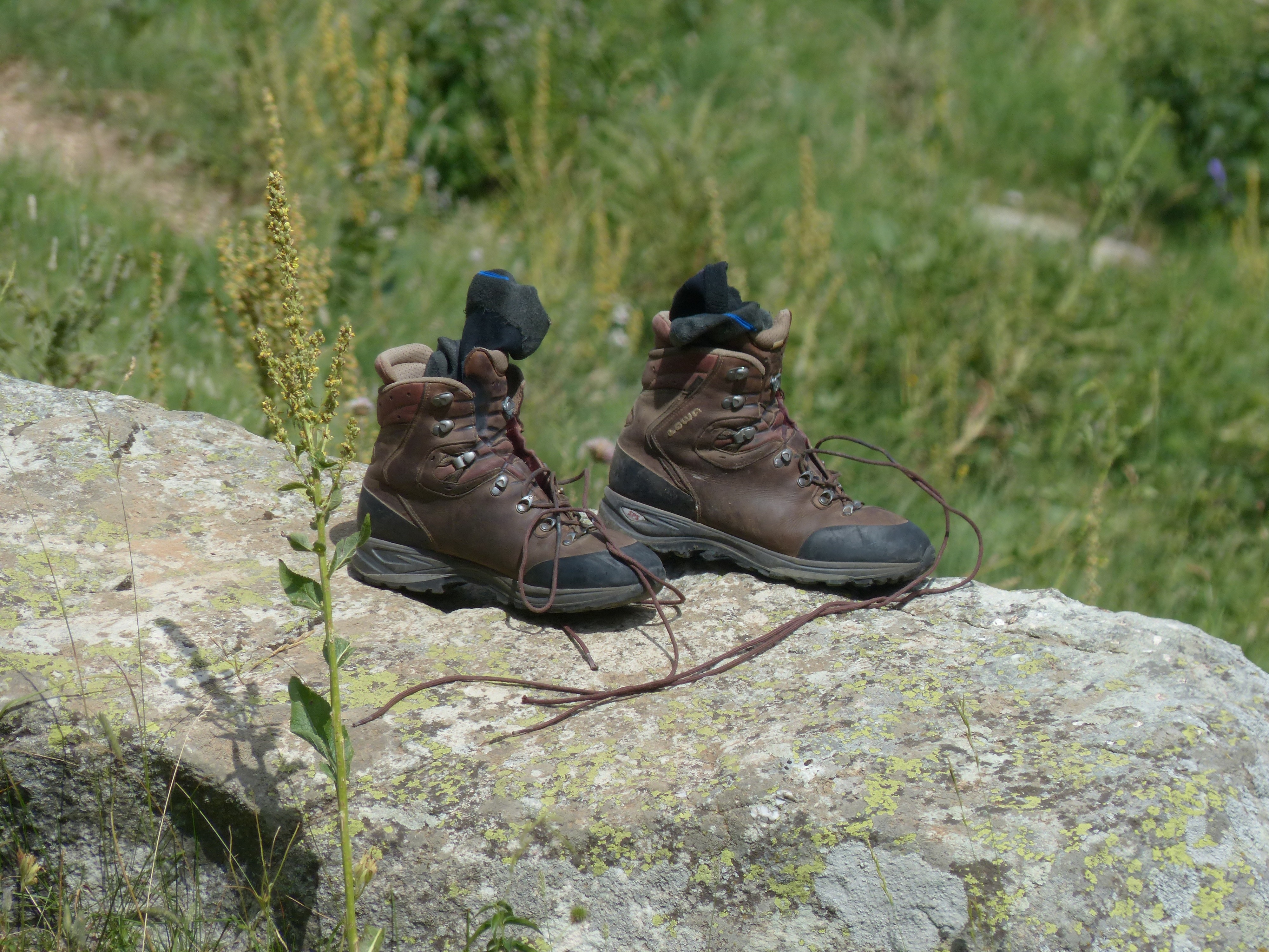 4000x3000 brown and black tecnica hiking shoes free image