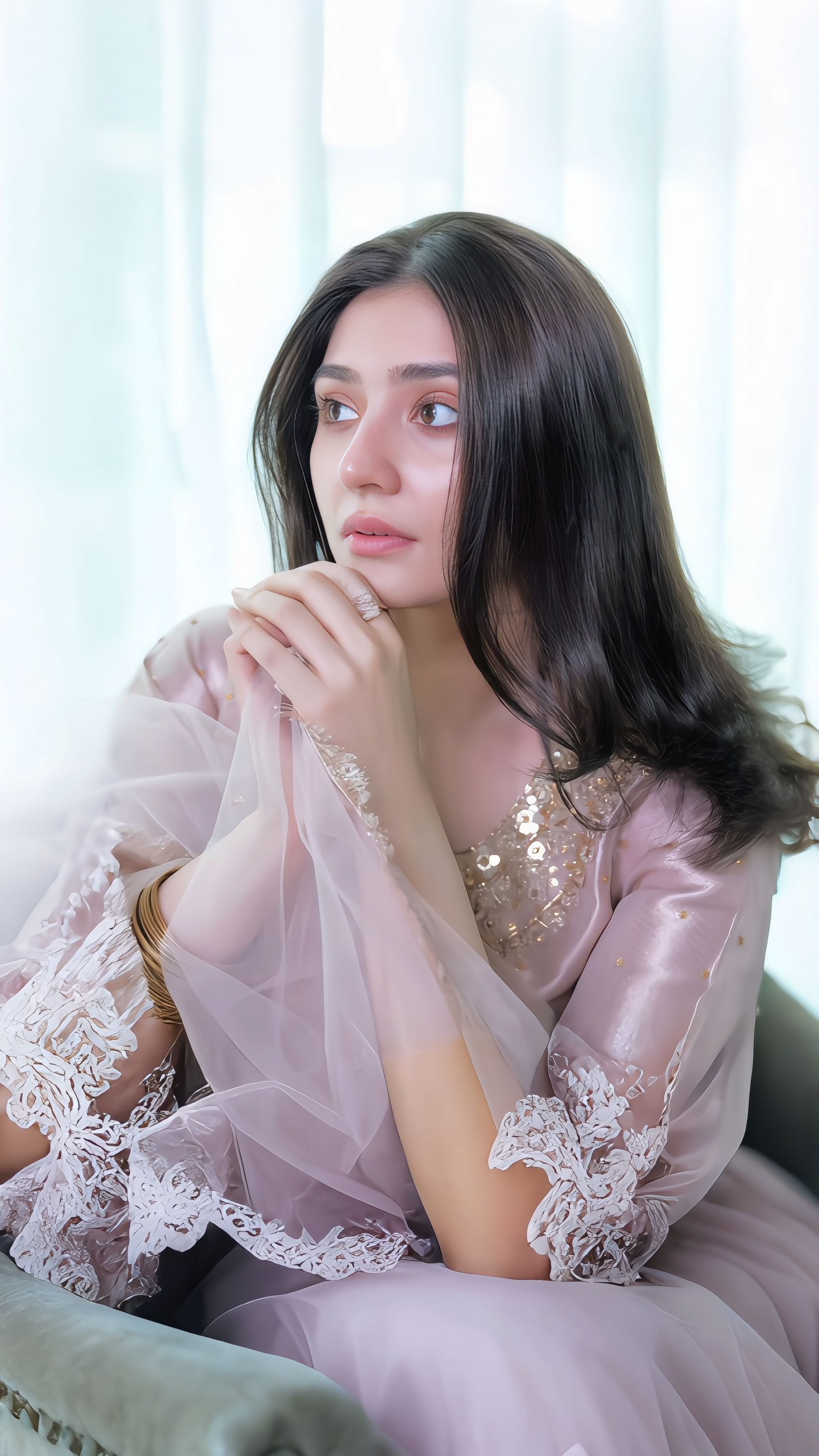 2160x3840 Durefishan Saleem