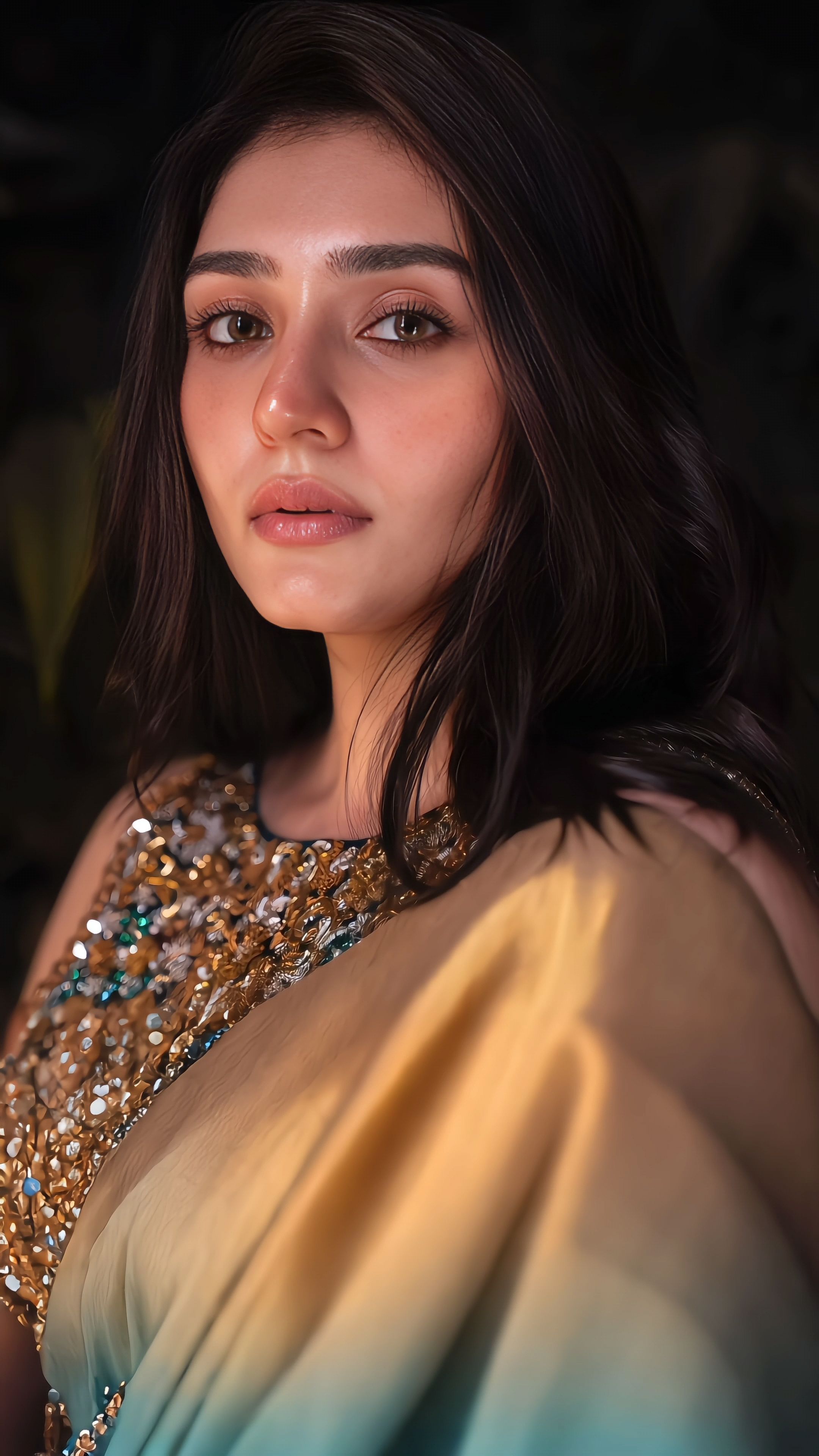 2160x3840 Durefishan Saleem