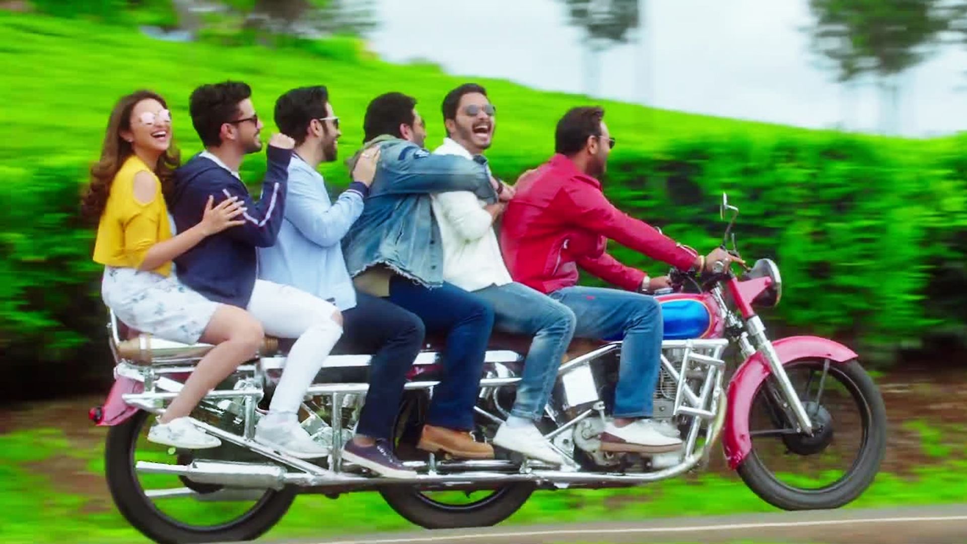 1920x1080 Golmaal Again Bike Wallpaper 26778