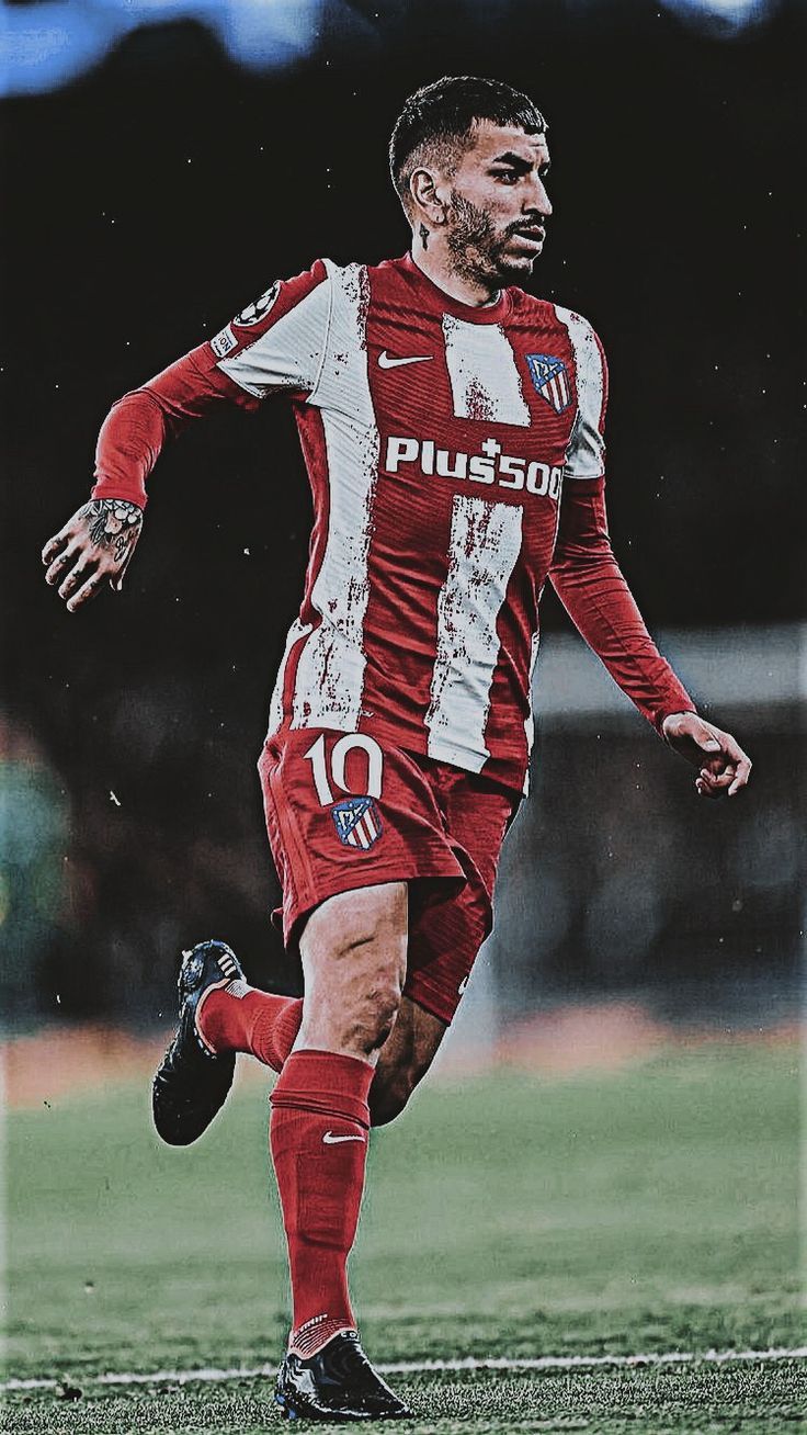 736x1308 Angel Correa
