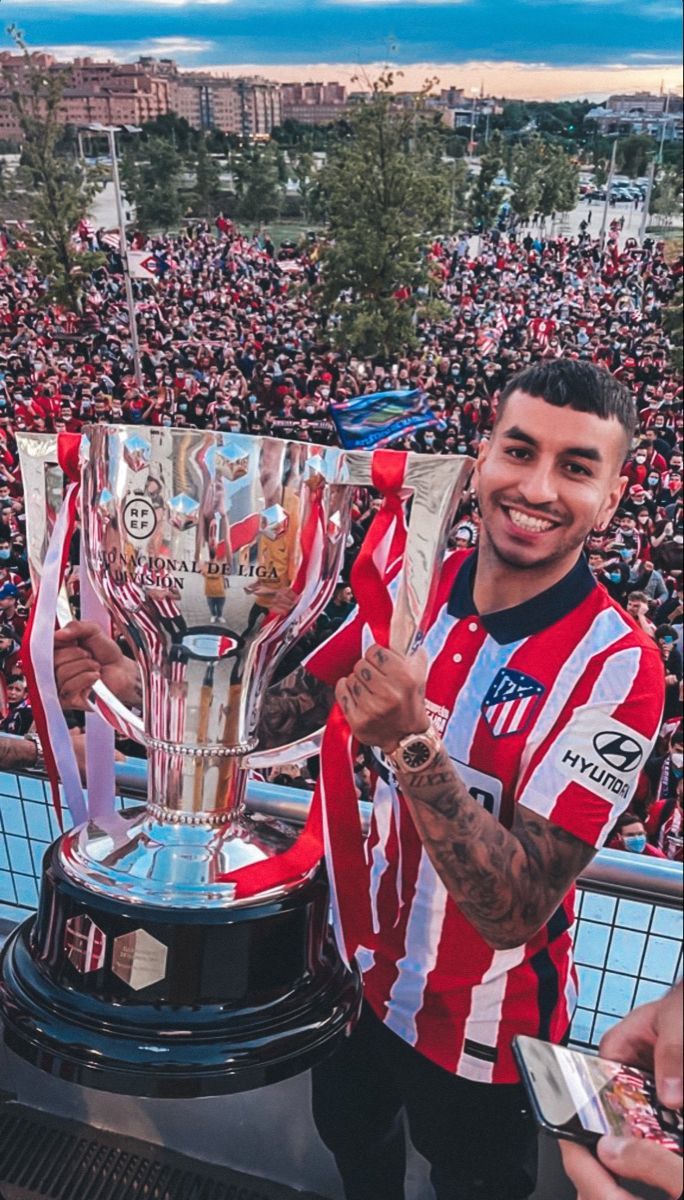 684x1200 Angel Correa ✩