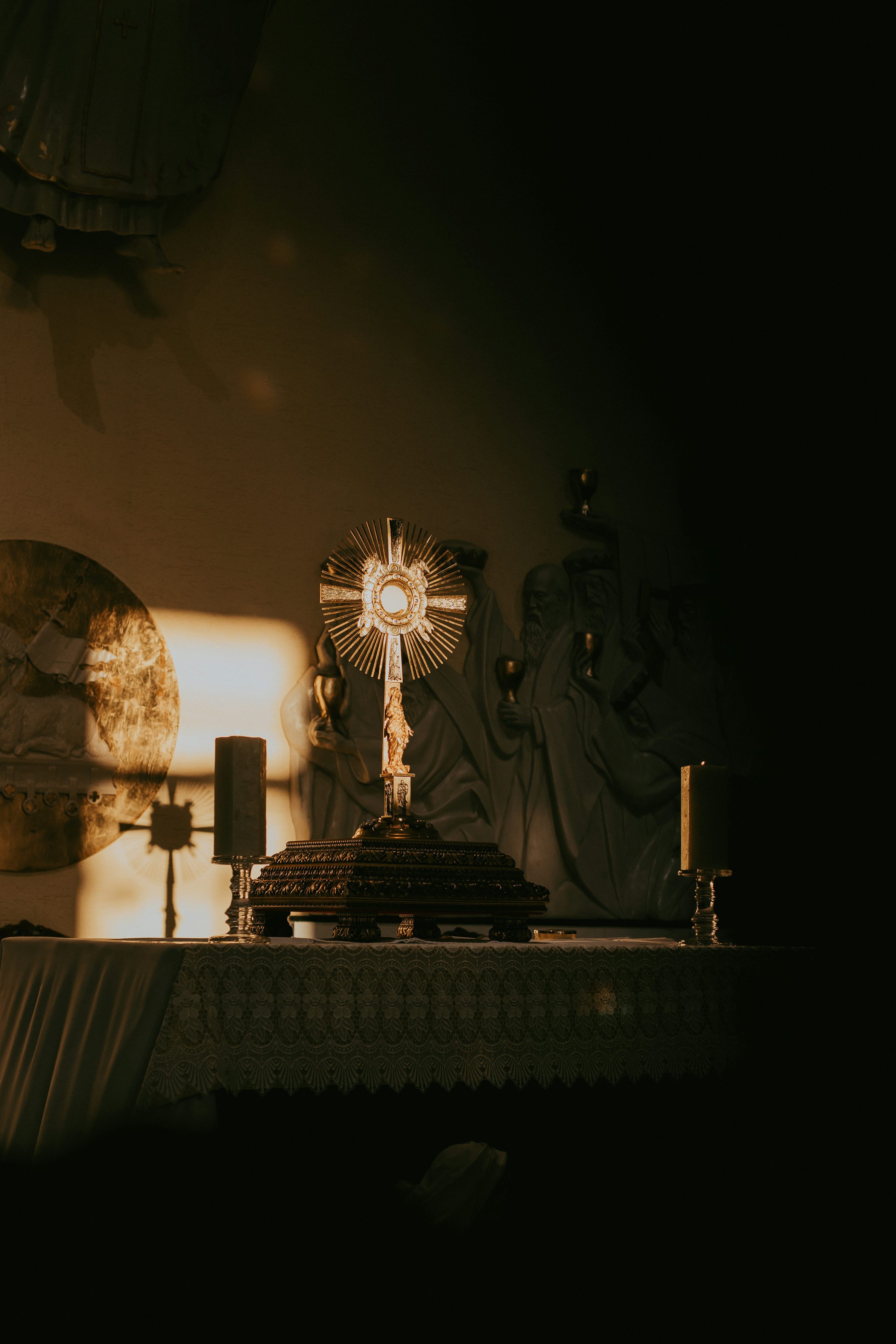 3000x4500 Eucharistic Adoration Picture. Download Free Image