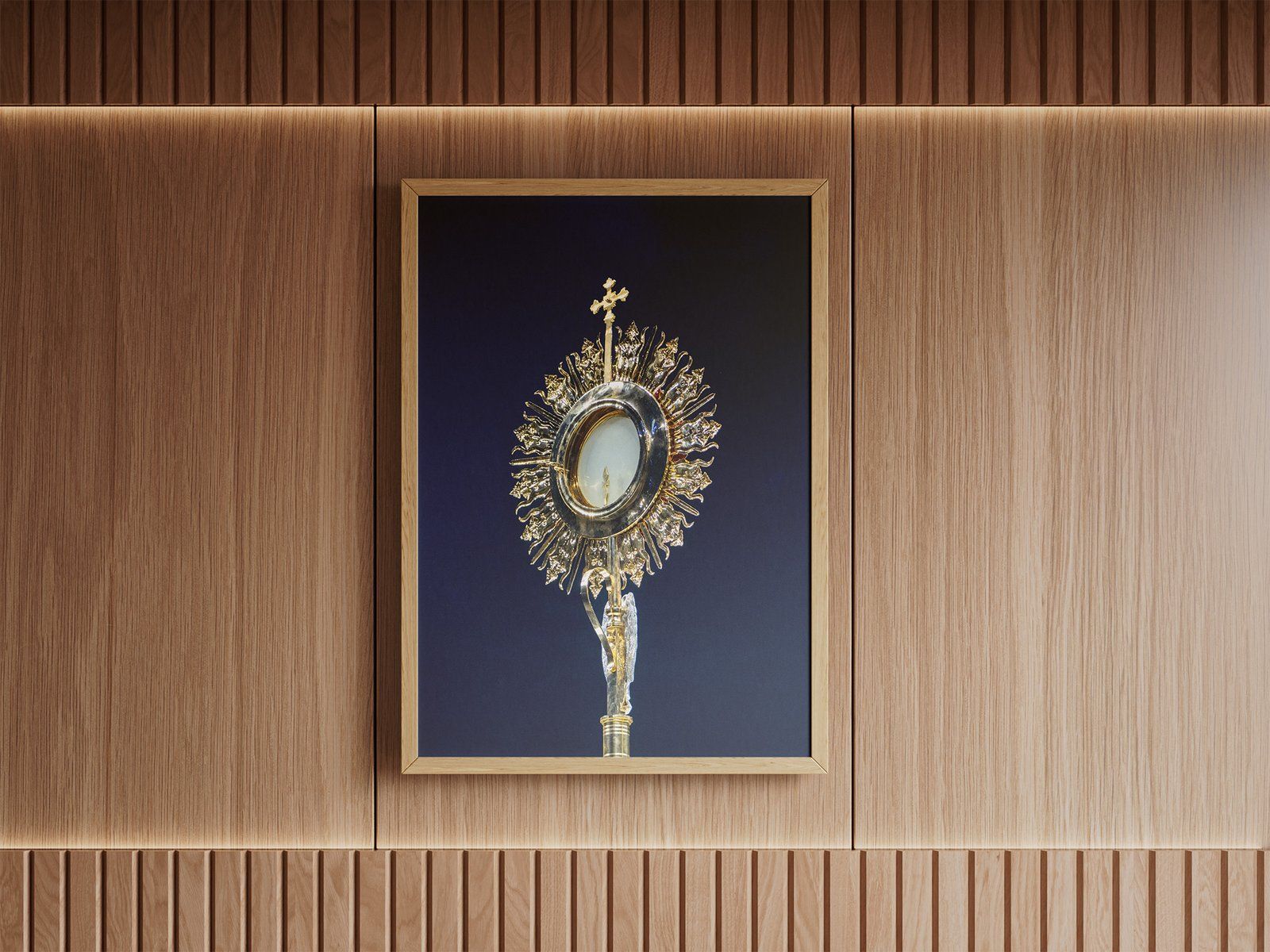 1600x1200 Holy Eucharist I