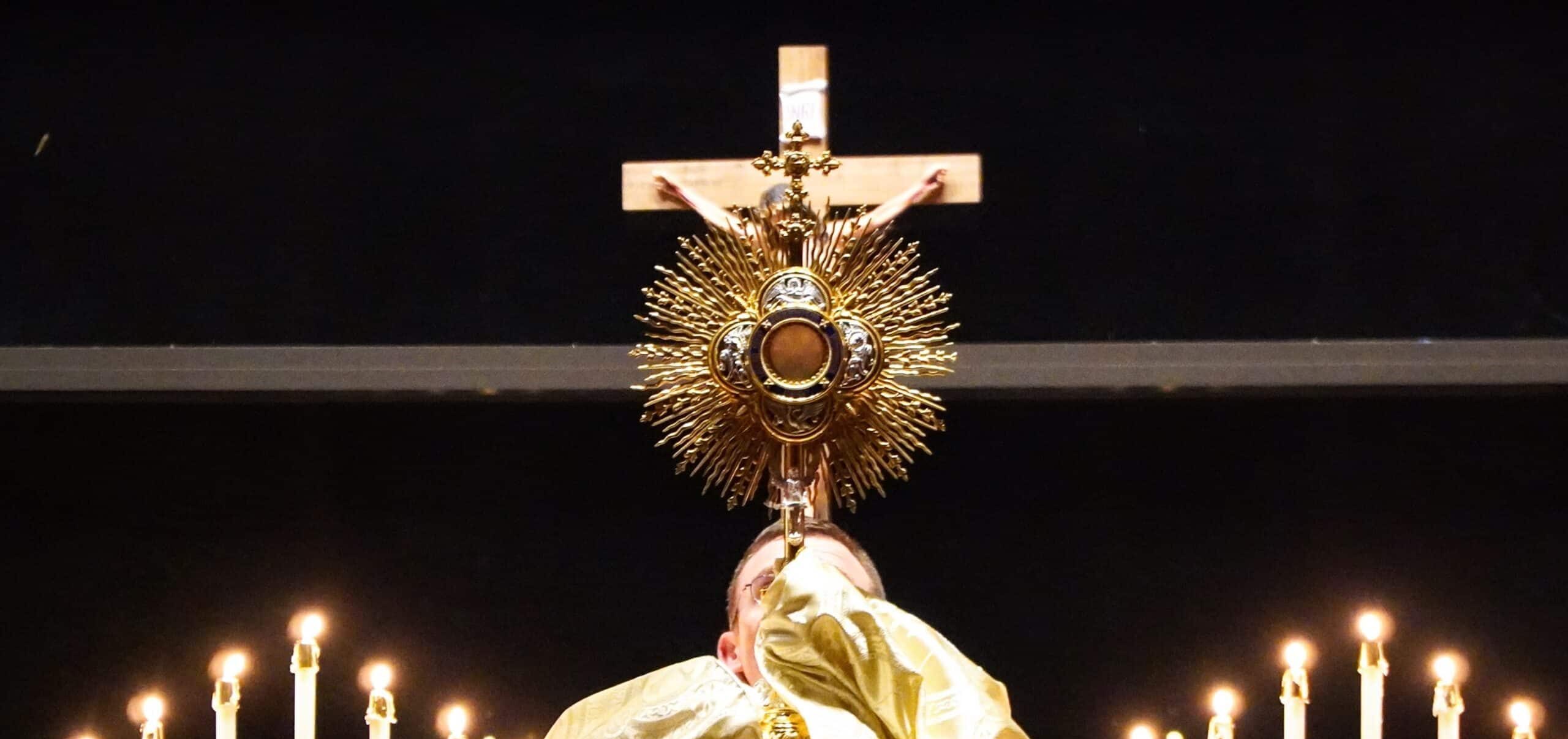 2560x1207 Amid our busy lives, Christ's presence matters