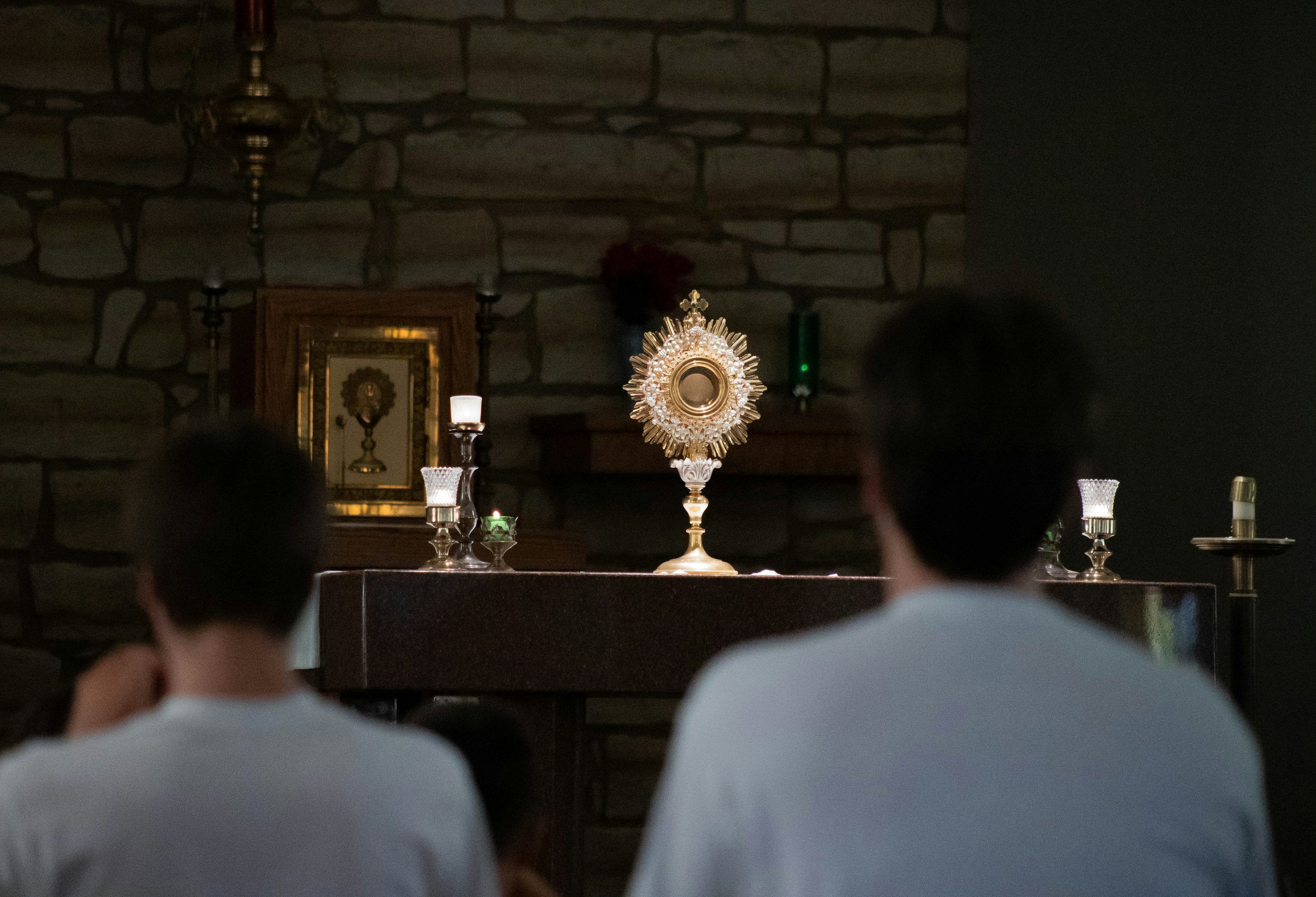 3000x2044 Eucharistic Adoration Picture. Download Free Image