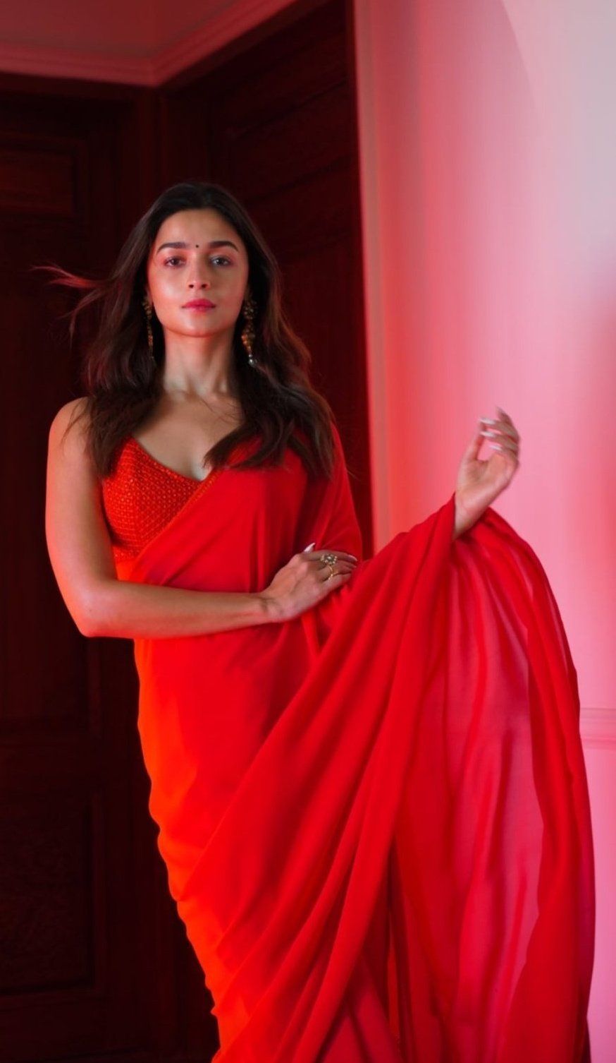 874x1506 Alia Bhatt Saree Wallpaper