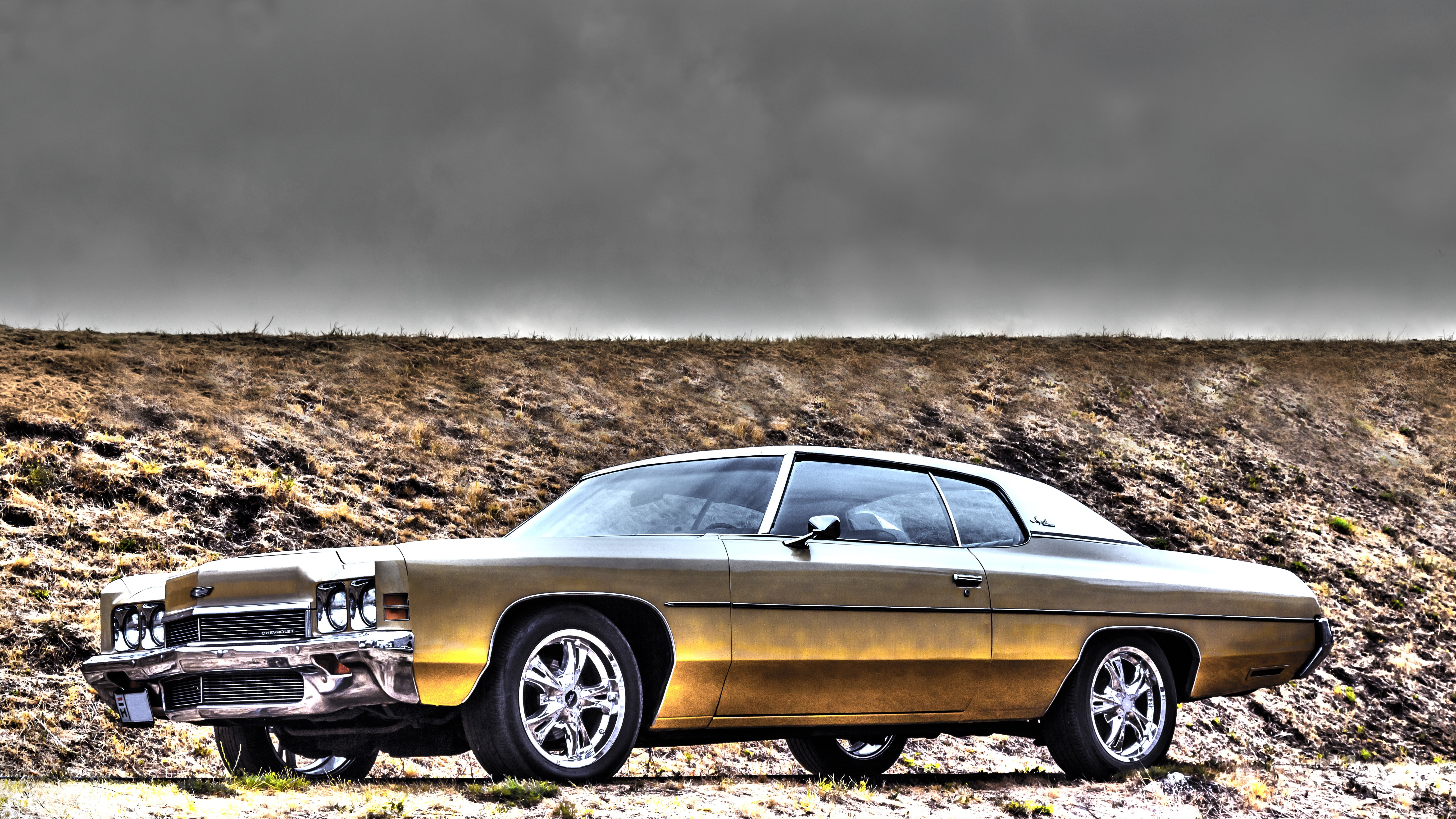 6144x3456 Royalty Free Photo: Gold Colored Coupe