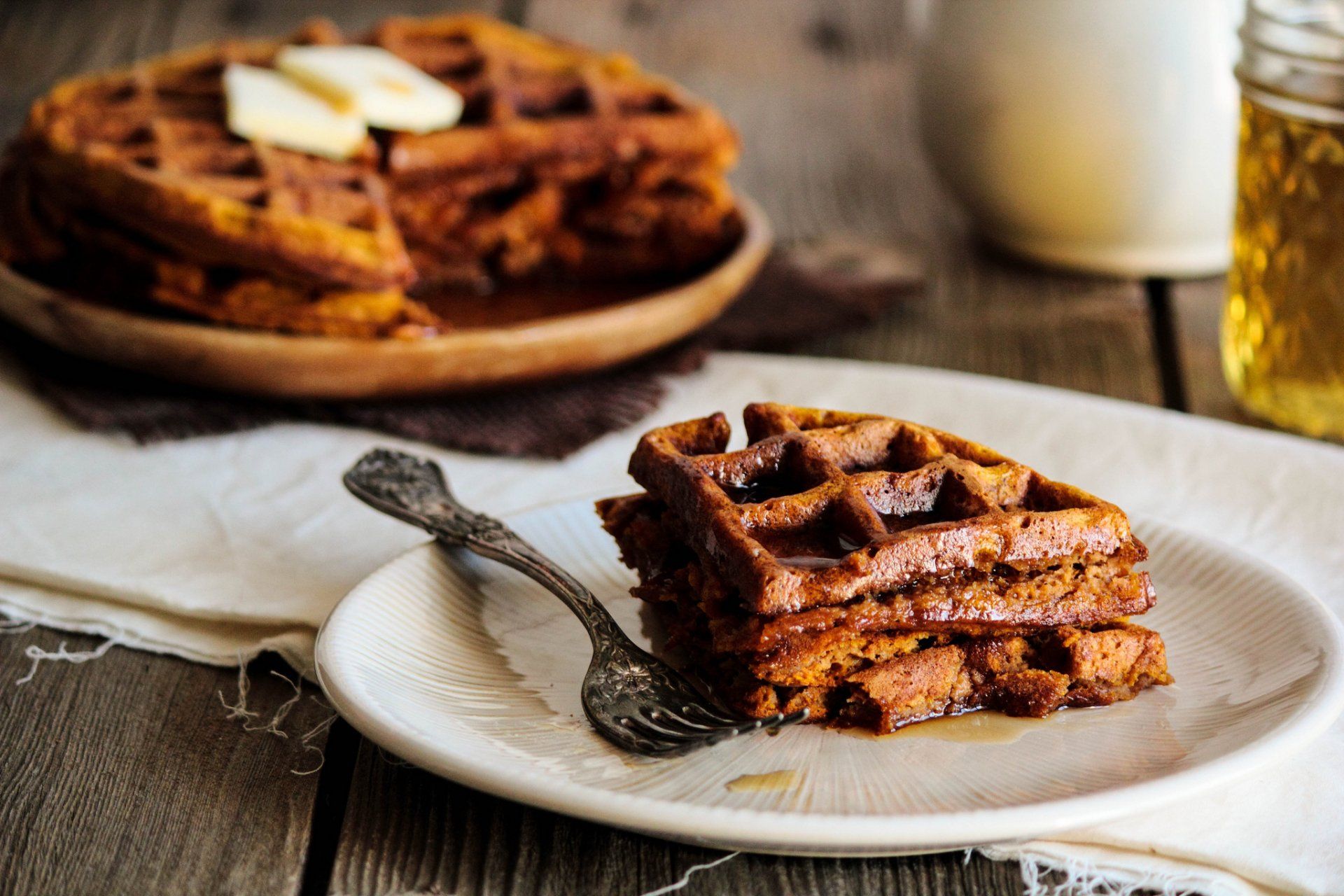 1920x1280 Delicious HD Waffle Delight: A Perfect Foodie Treatx1365