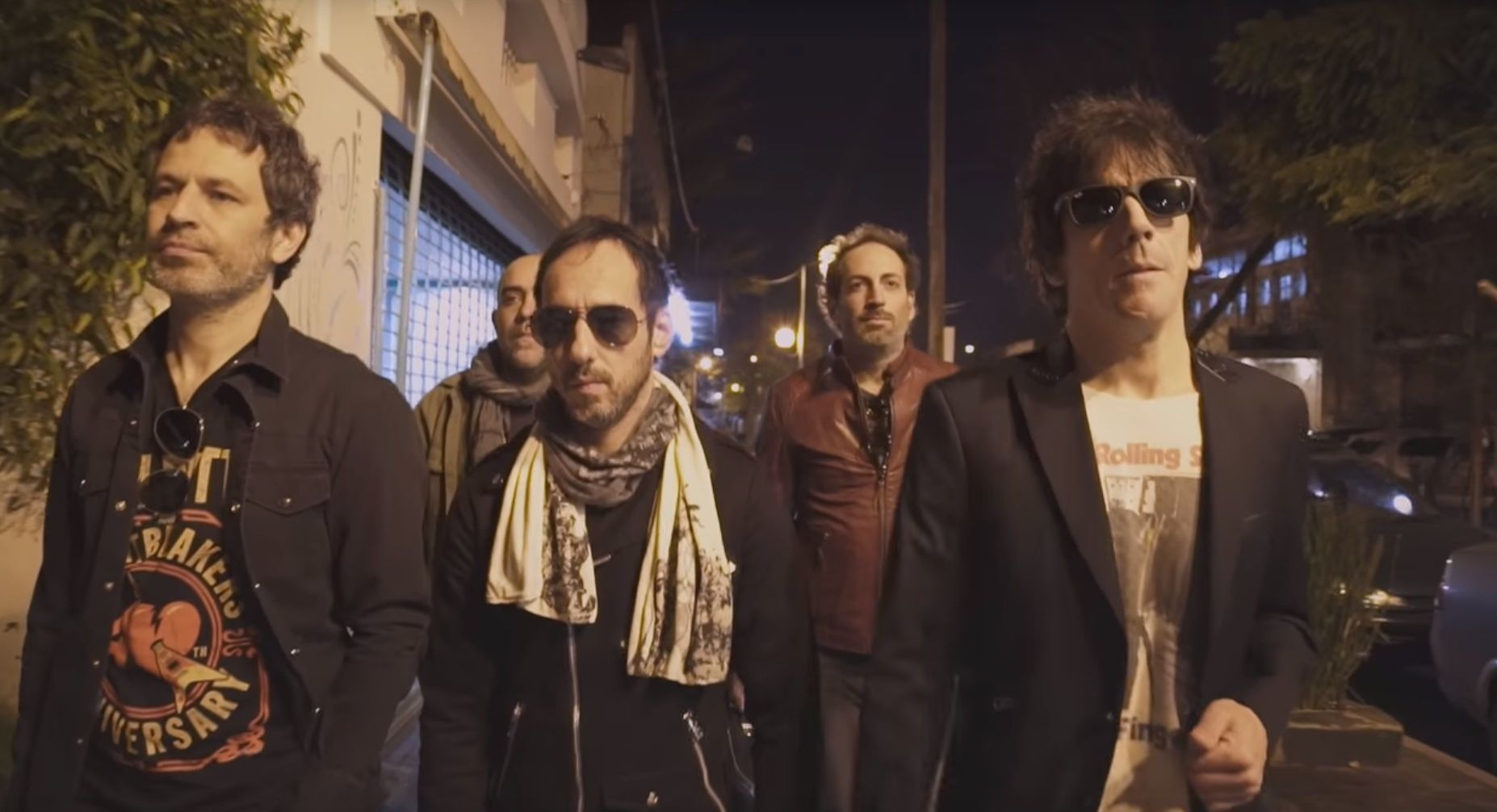 1854x1006 Guasones presenta el clip de Espejo roto