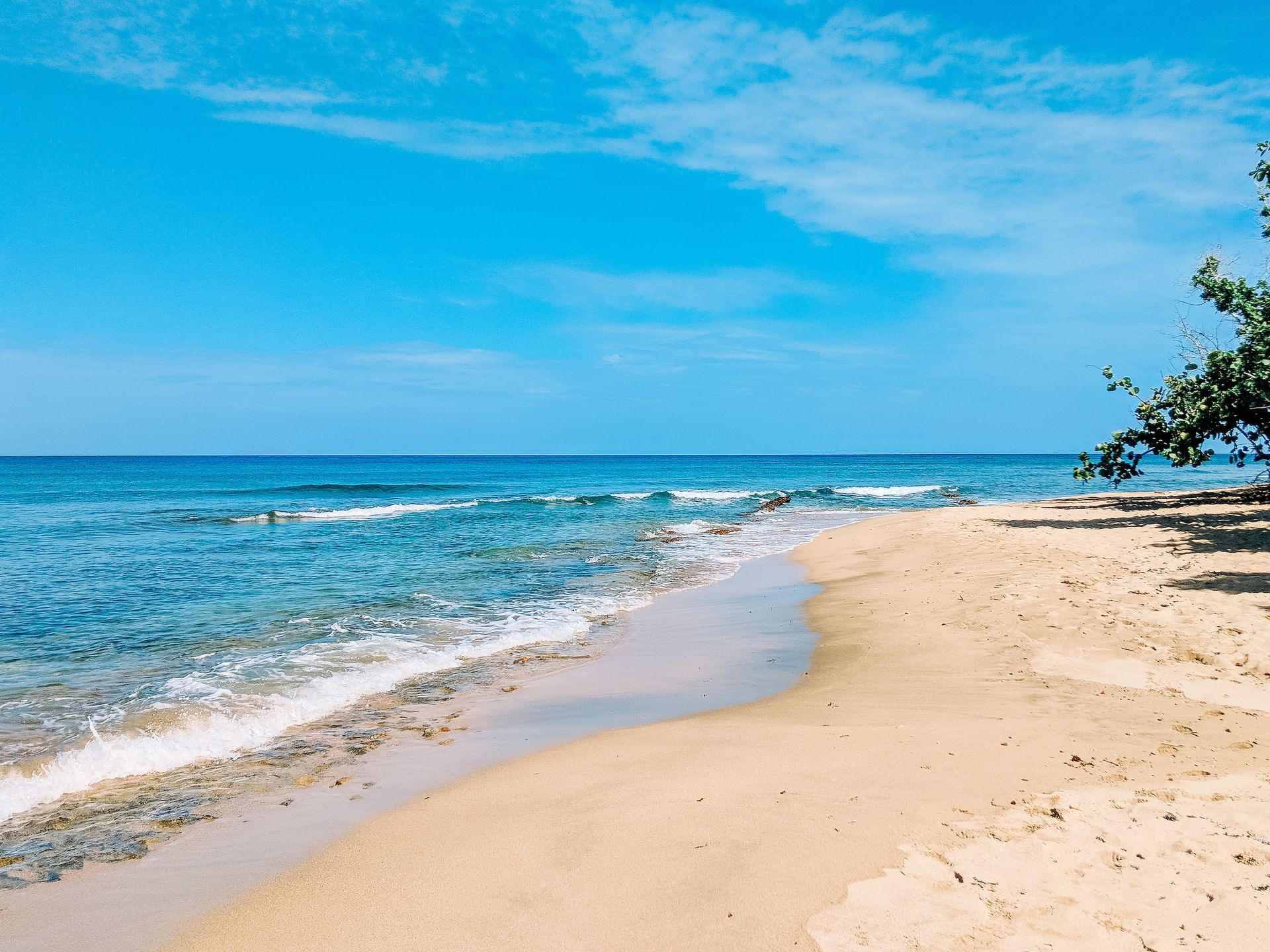 1920x1440 Maria's Beach. {hotel}