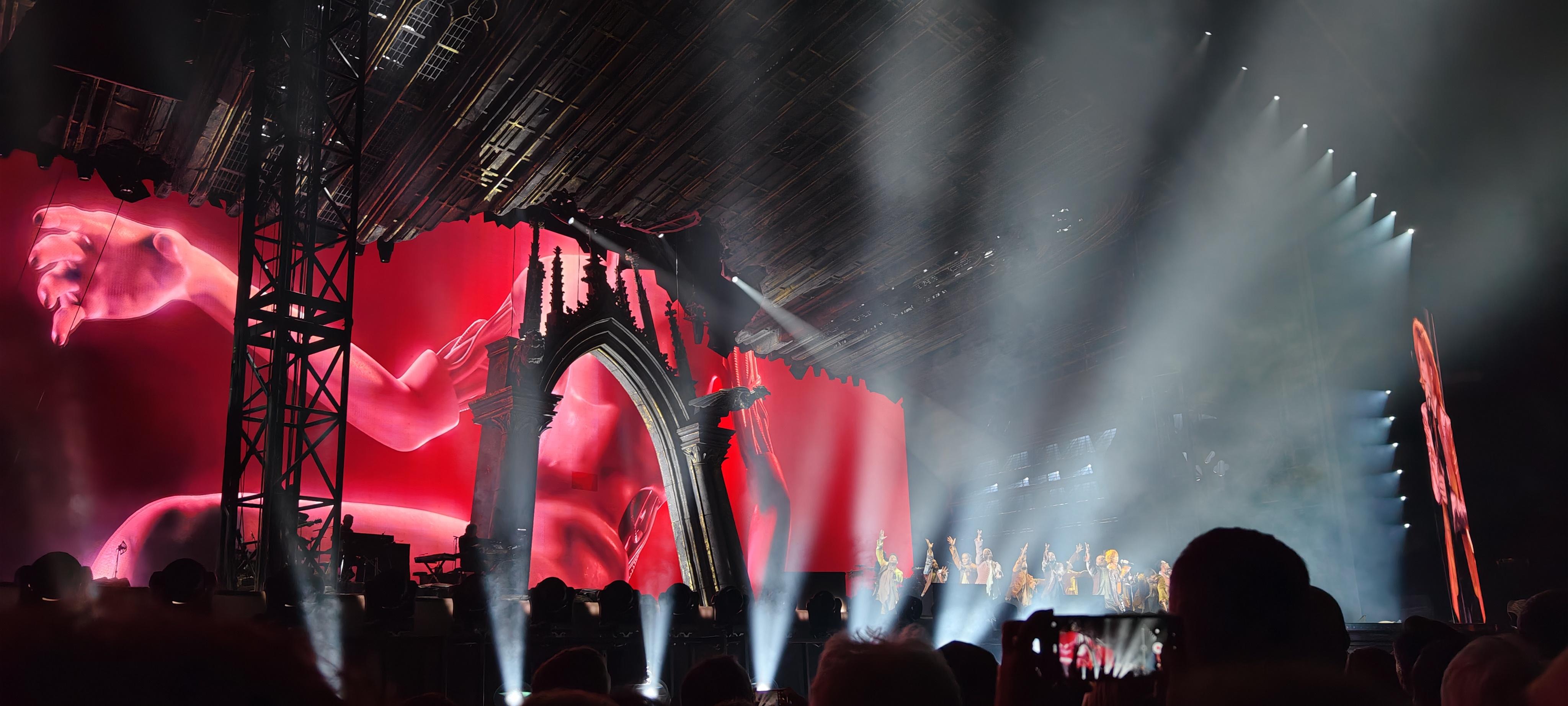 4096x1844 Concert picture with Vivo x100 ultra