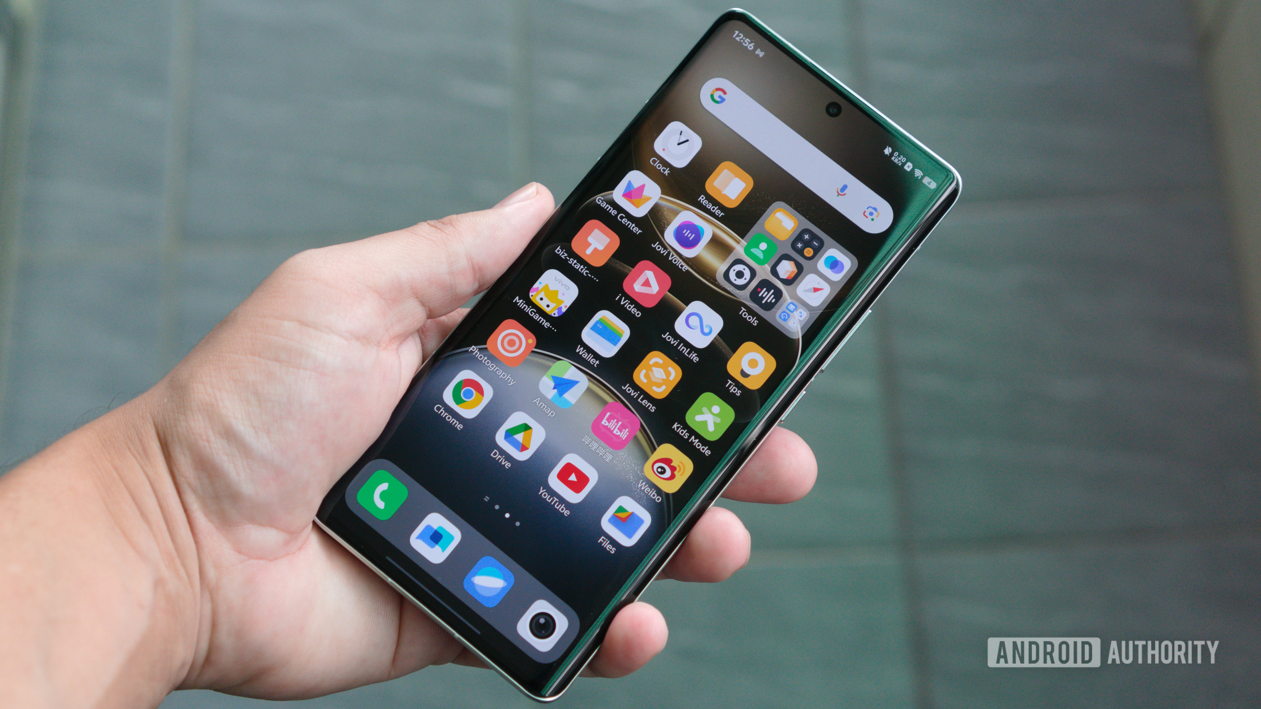 2560x1440 Vivo X100 Ultra Review: Can It Out Zoom The Galaxy S24 Ultra?